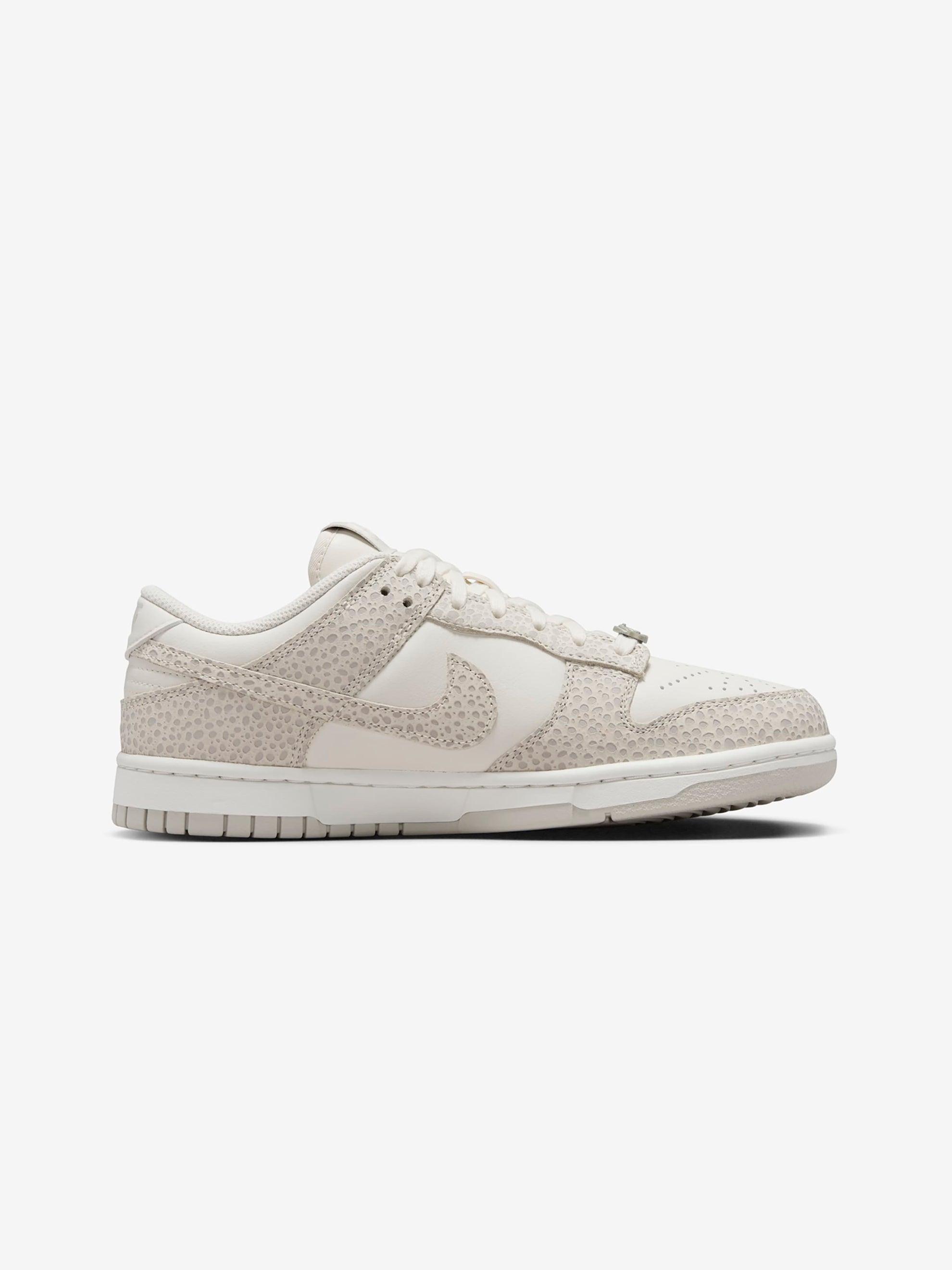 W Nike Dunk Low Premium (Phantom/Photon Dust/Lt. Smoke Grey) Product Image