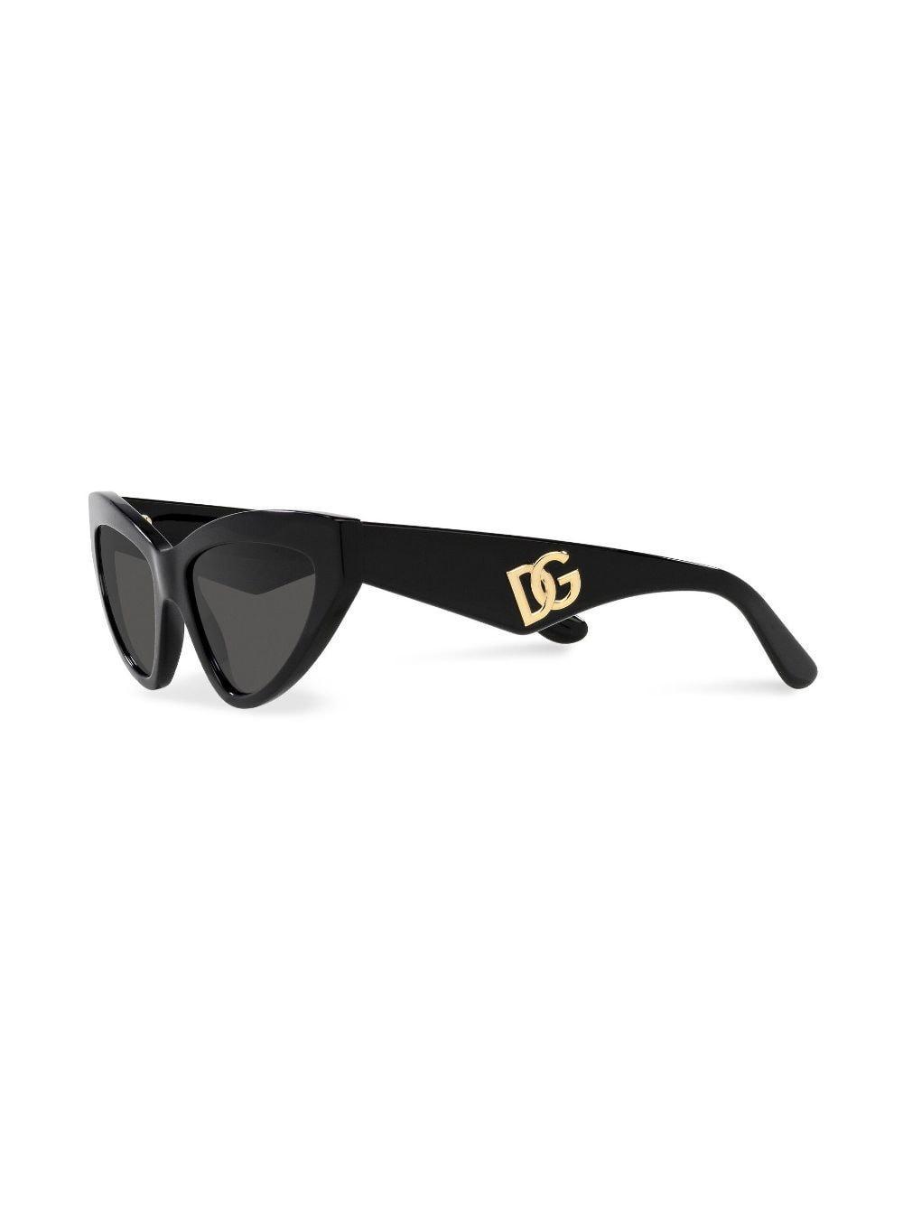 Logo-lettering Cat-eye Sunglasses In Black Product Image