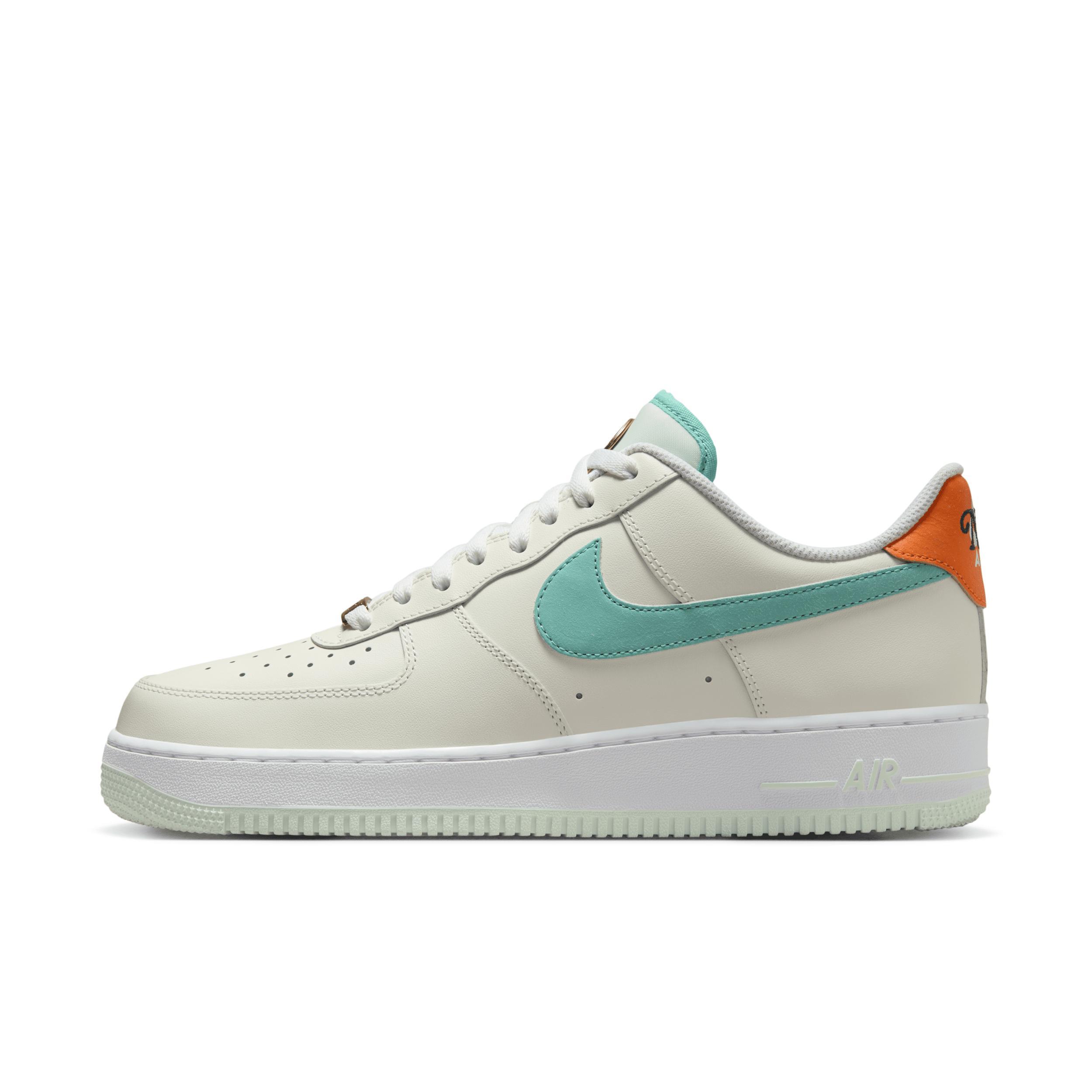 Nike Men's Air Force 1 '07 Shoes Product Image