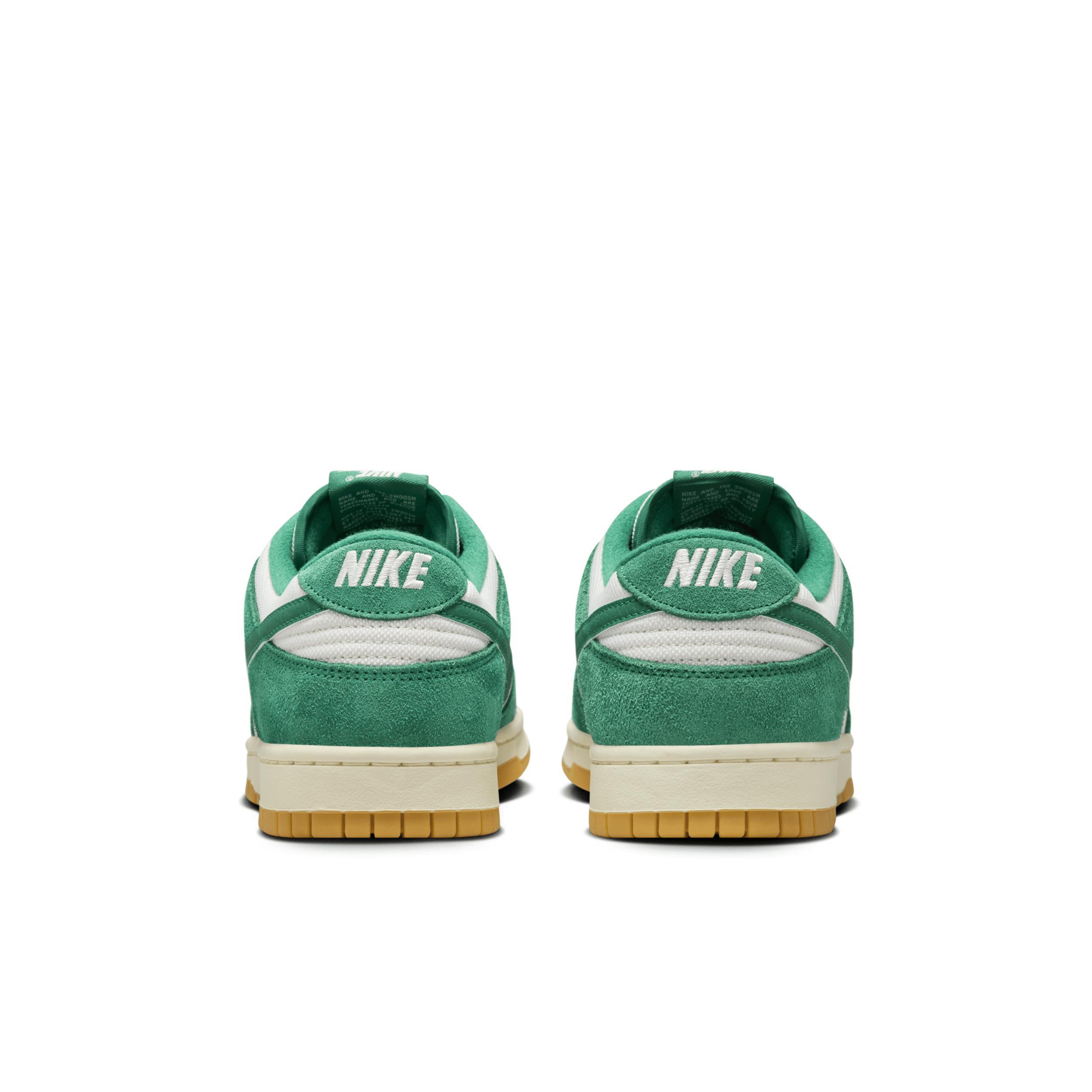 Nike Men's Dunk Low SE Shoes Product Image