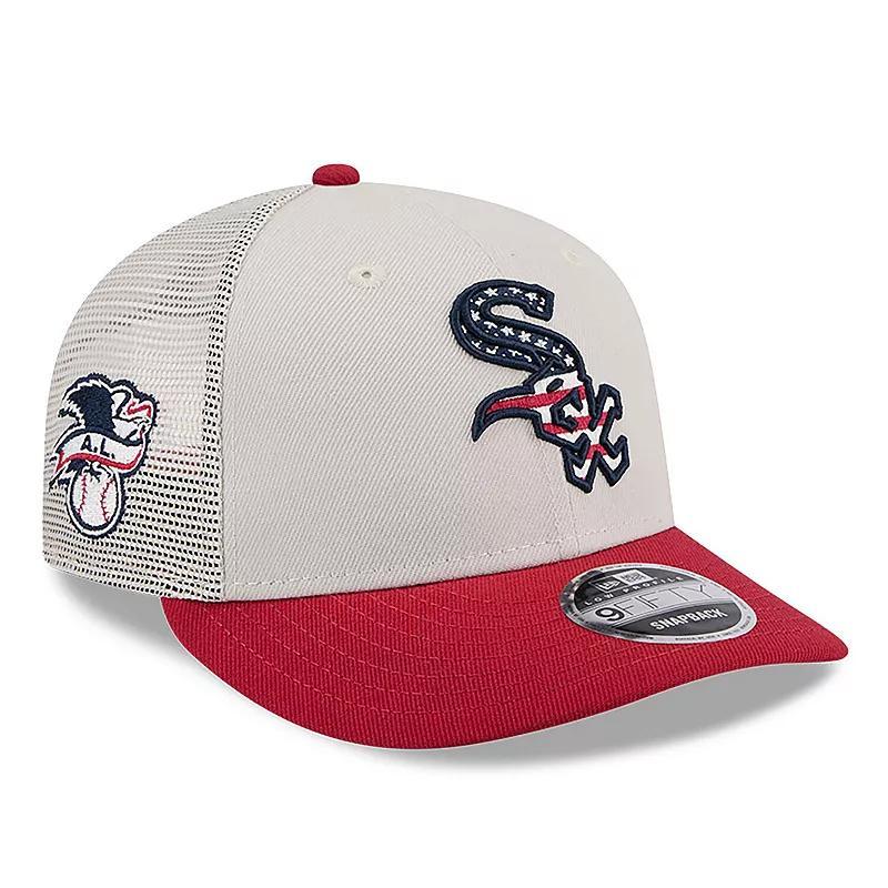 Mens New Era Khaki/Red Chicago White Sox 2024 Fourth of July Trucker Low Profile 9FIFTY Snapback Hat Product Image