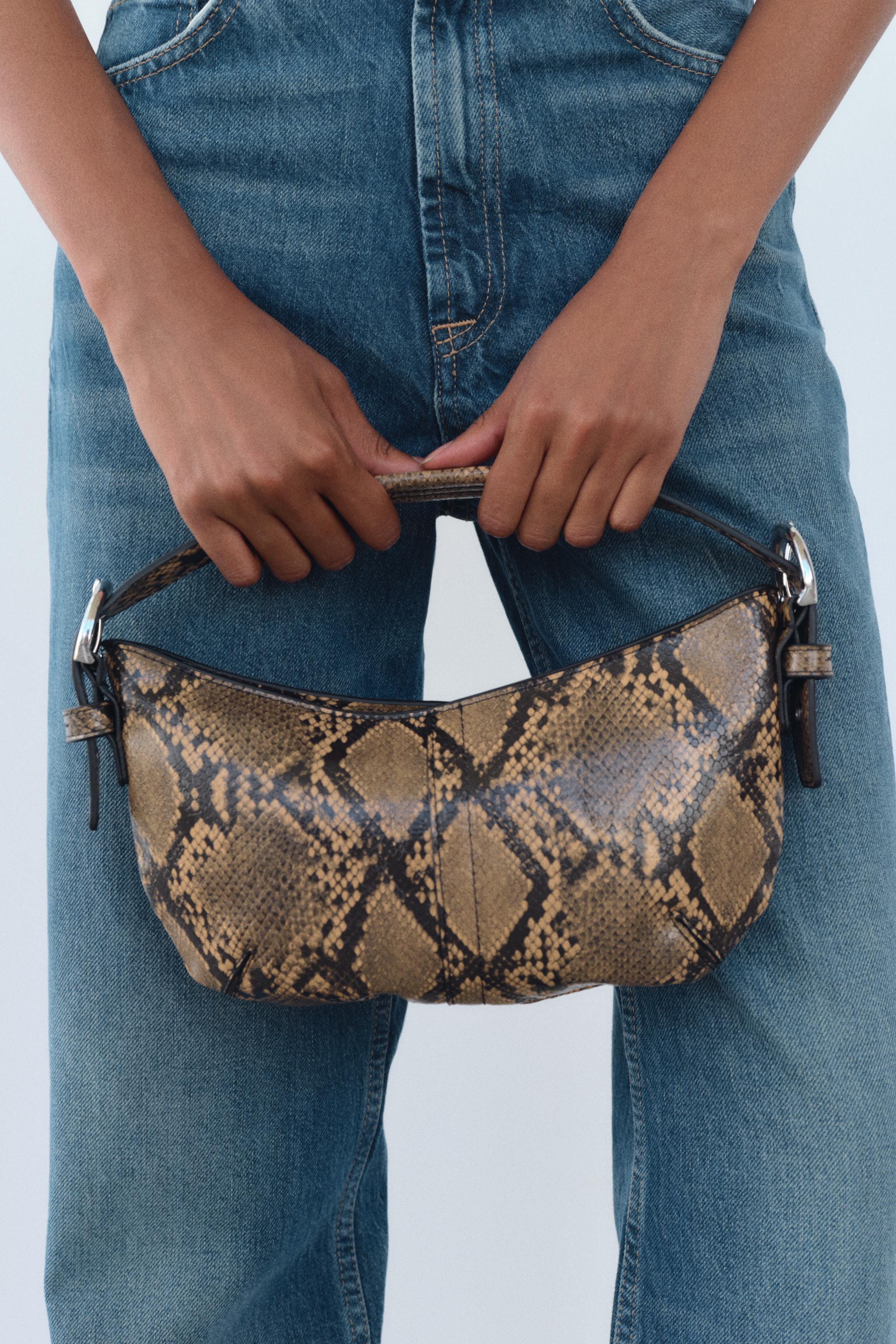 ANIMAL PRINT SHOULDER BAG Product Image