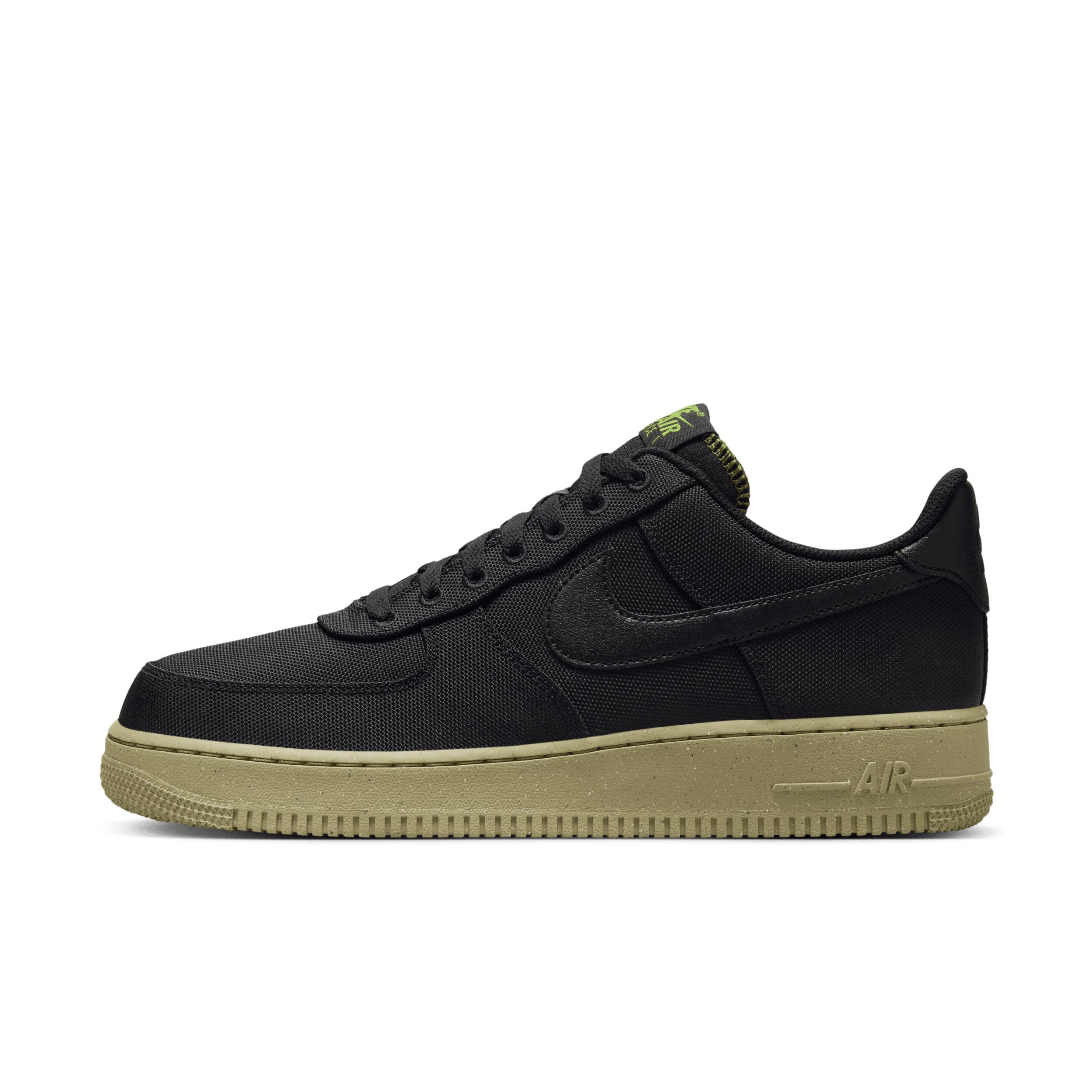 Nike Men's Air Force 1 '07 LV8 Shoes Product Image