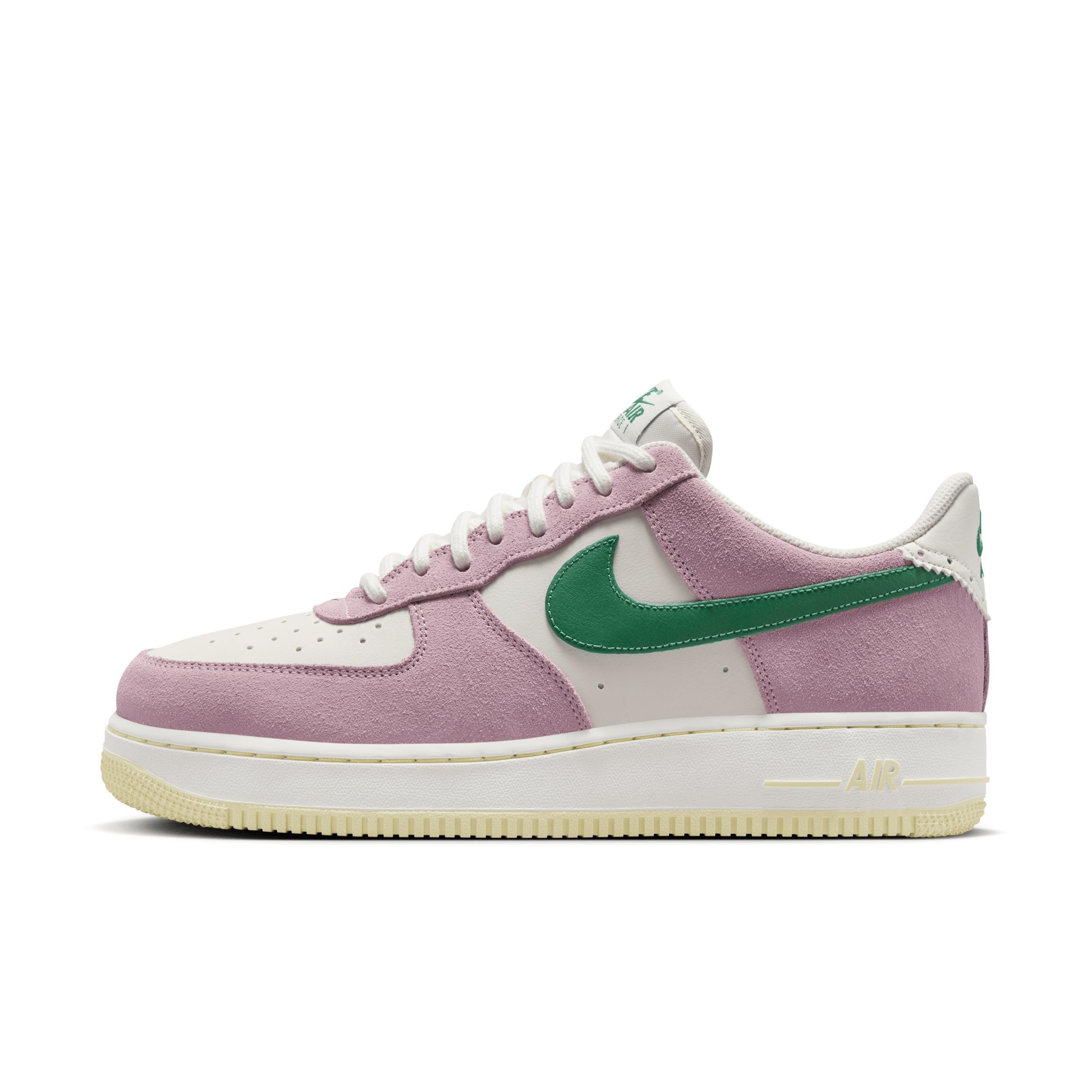 Nike Air Force 1 '07 LV8 Men's Shoes Product Image