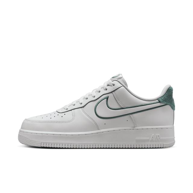 Nike Men's Air Force 1 '07 LV8 Shoes Product Image