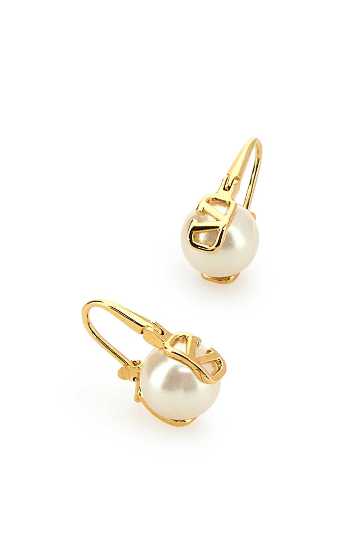 Ivory Pearls Earrings In Off White Product Image