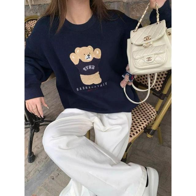 Long Sleeve Bear Embroidered Loose-Fit Sweatshirt Product Image