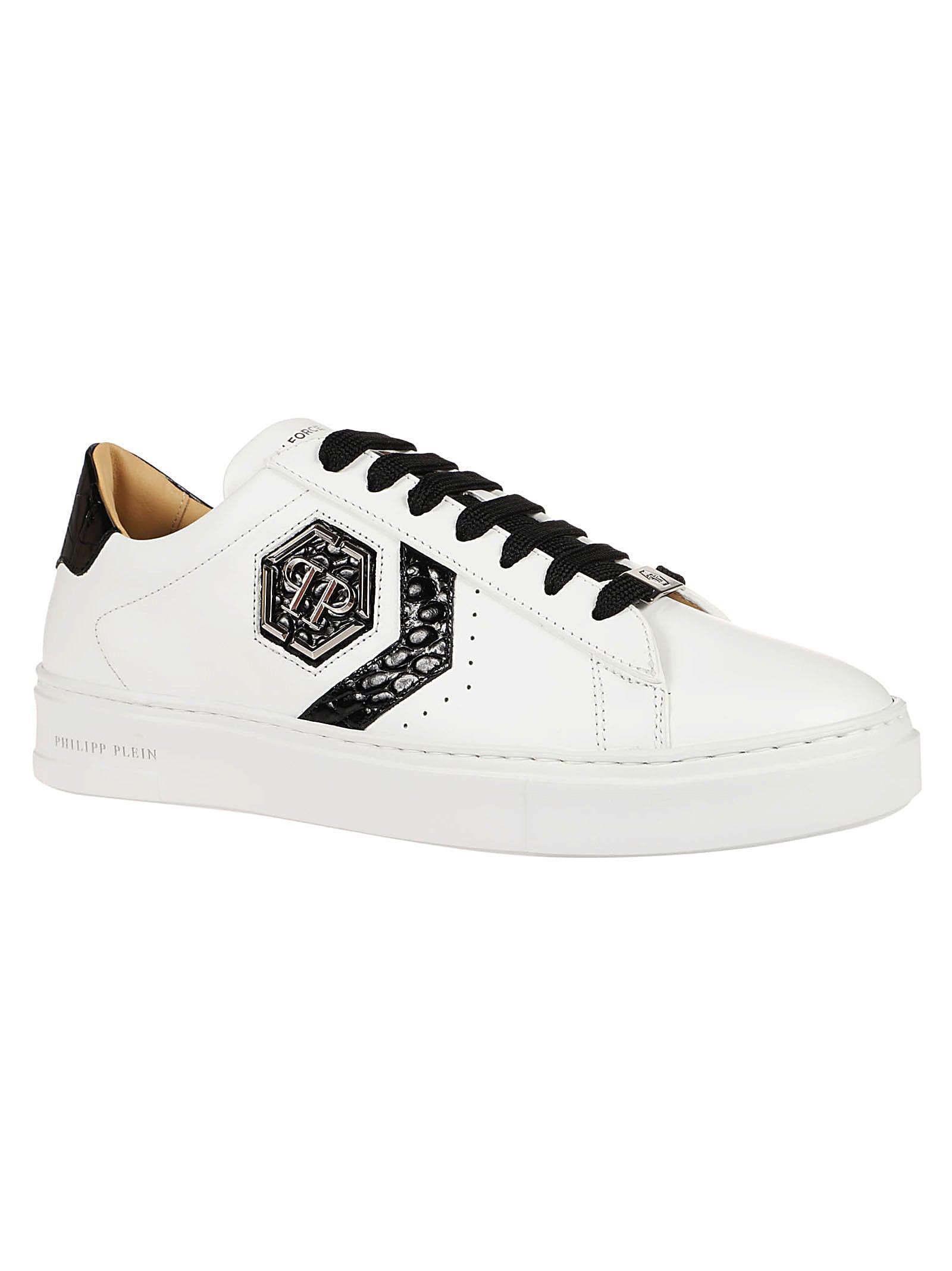 Hexagon Low Top Sneakers In Black Product Image