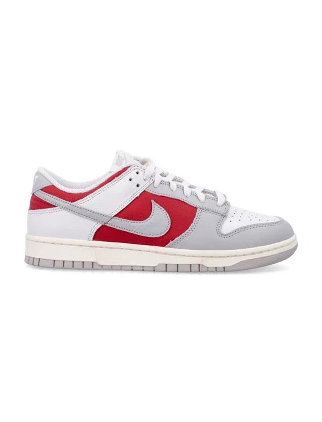 NIKE Sneakers In Grau Product Image