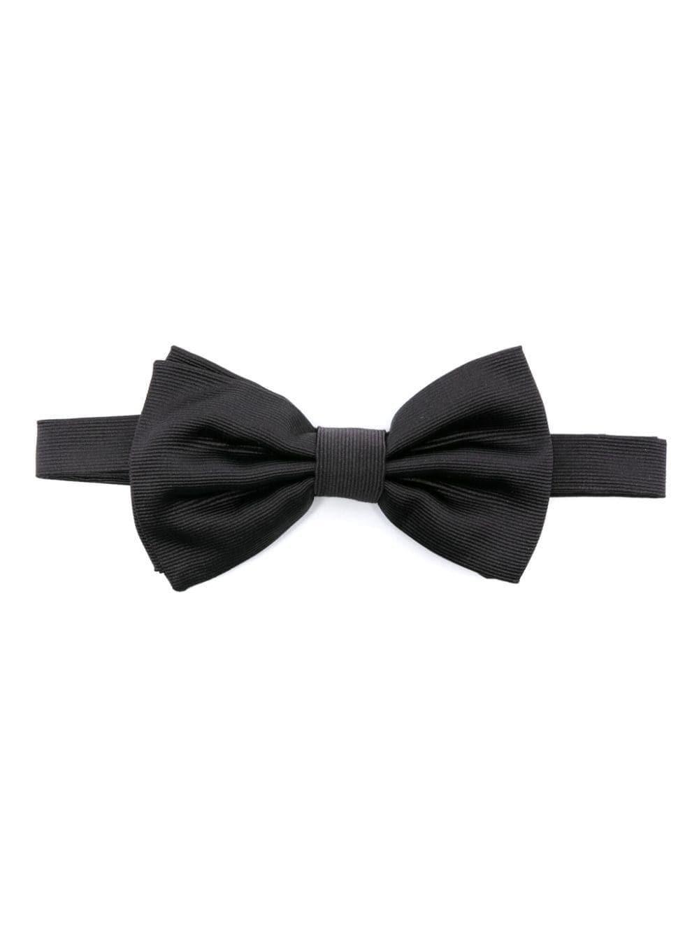 Satin Silk Bow Tie In Black Product Image