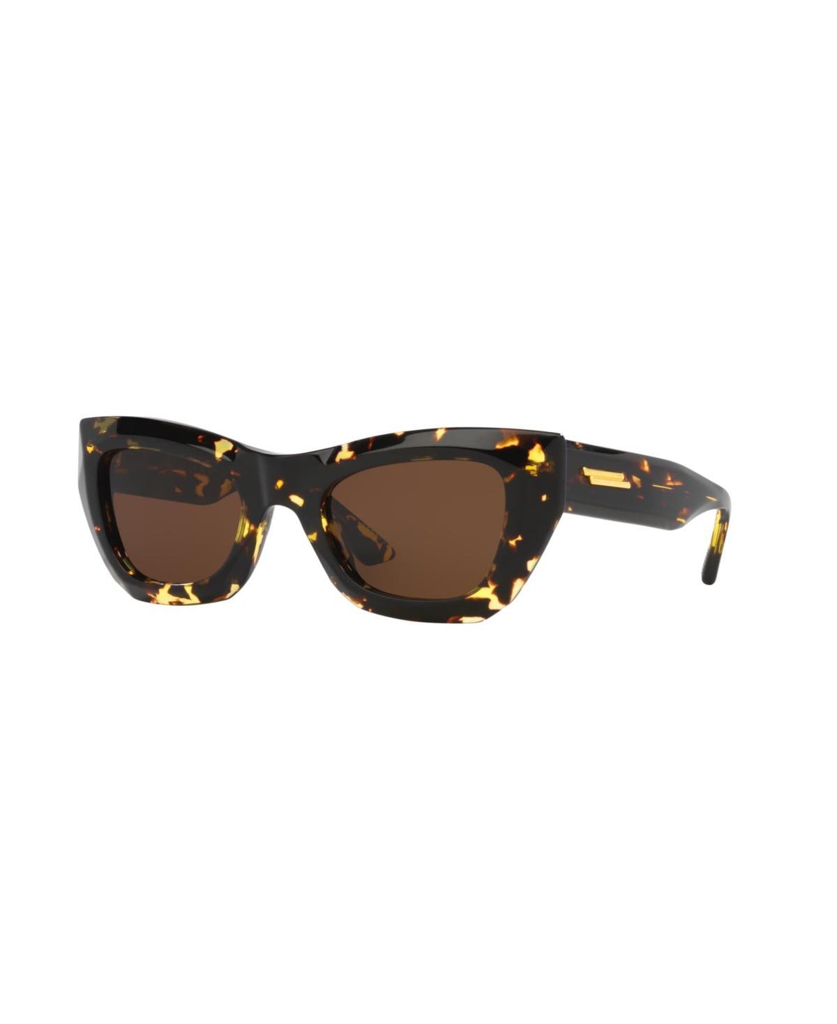 Bottega Veneta Edgy Sunglasses in Neutral Product Image