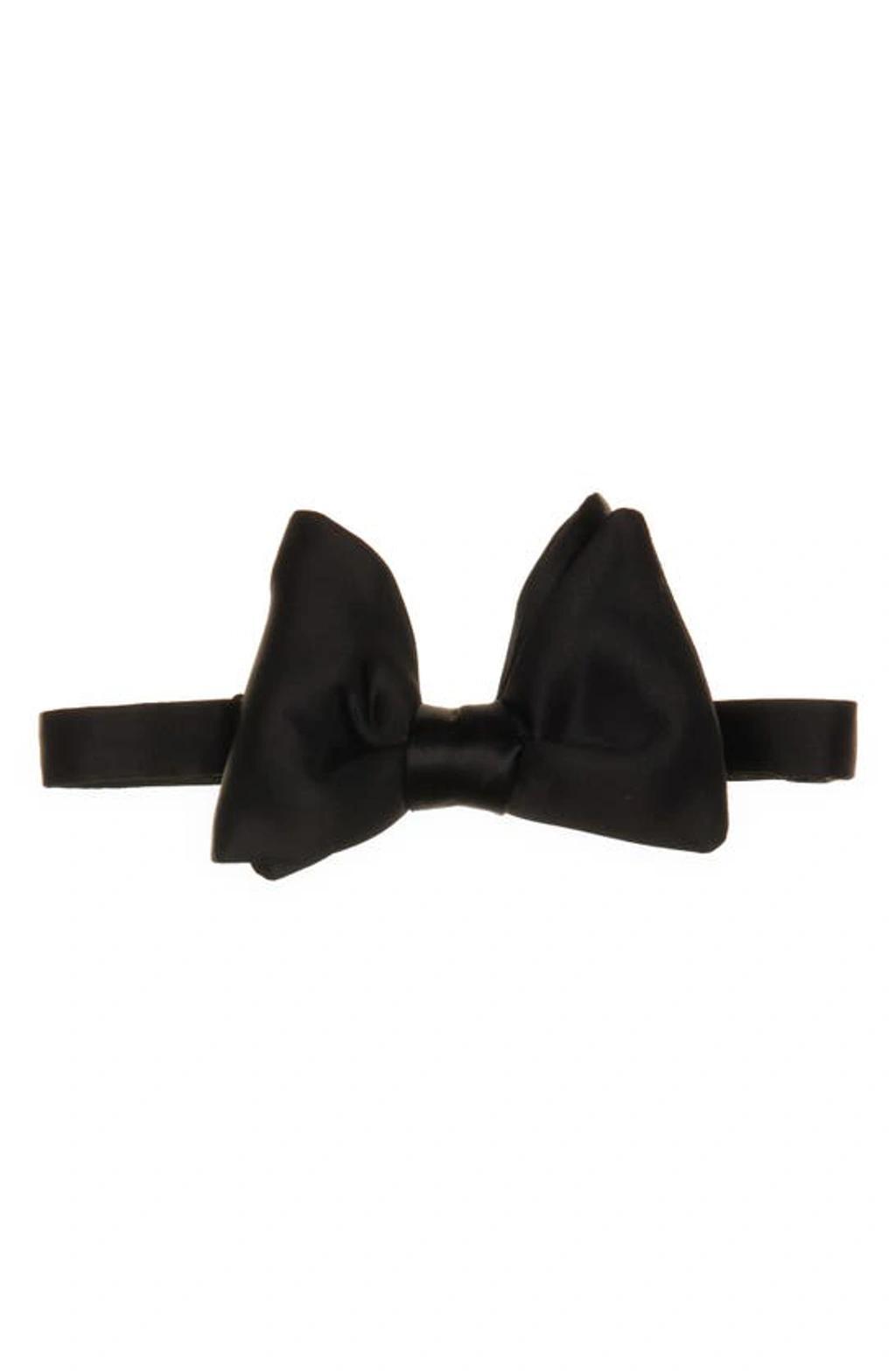 TOM FORD Pre-tied Silk-grosgrain Bow Tie In Black Product Image