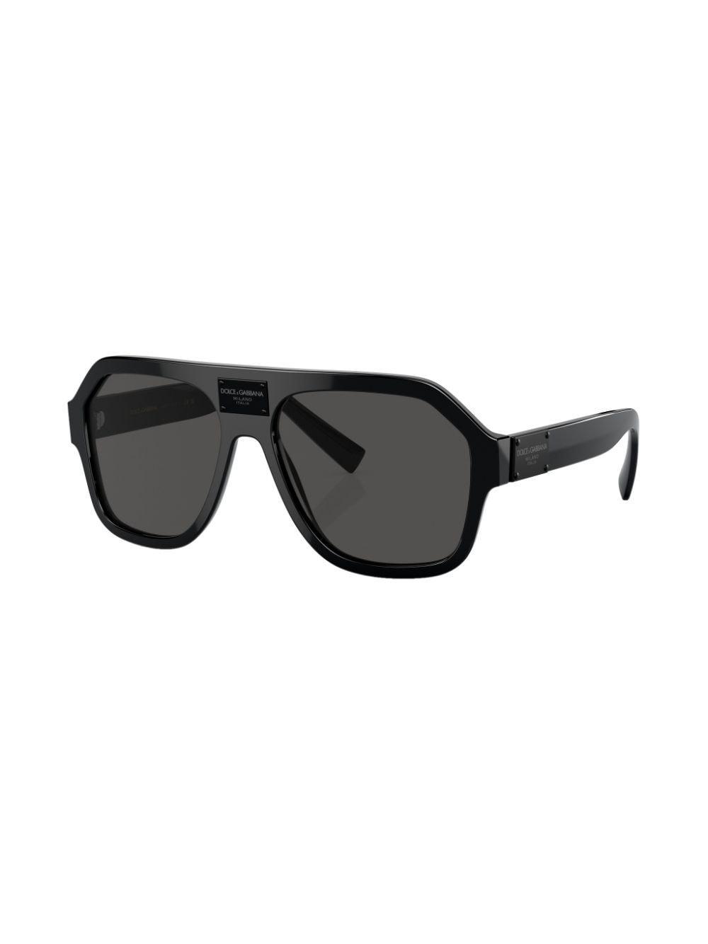 Sonnenbrille Mit Eckigem Gestell In Black Product Image