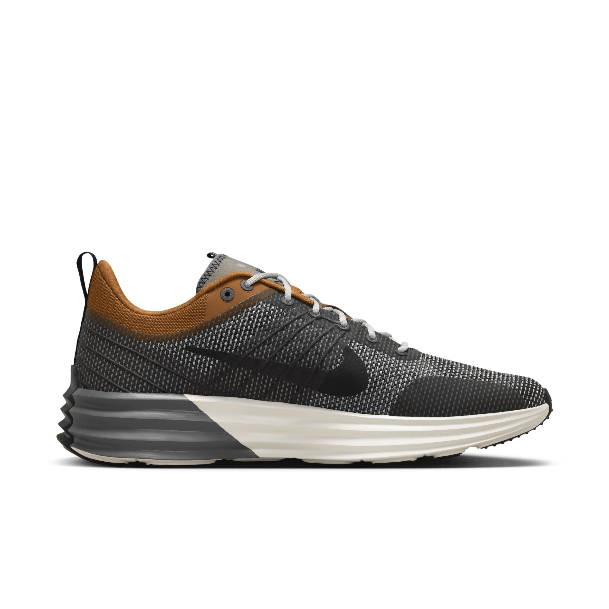 Nike Men's Lunar Roam SE Shoes Product Image