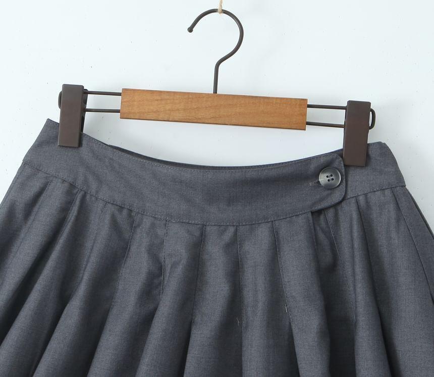 Low Rise Plain Mini Pleated A-Line Skirt Product Image