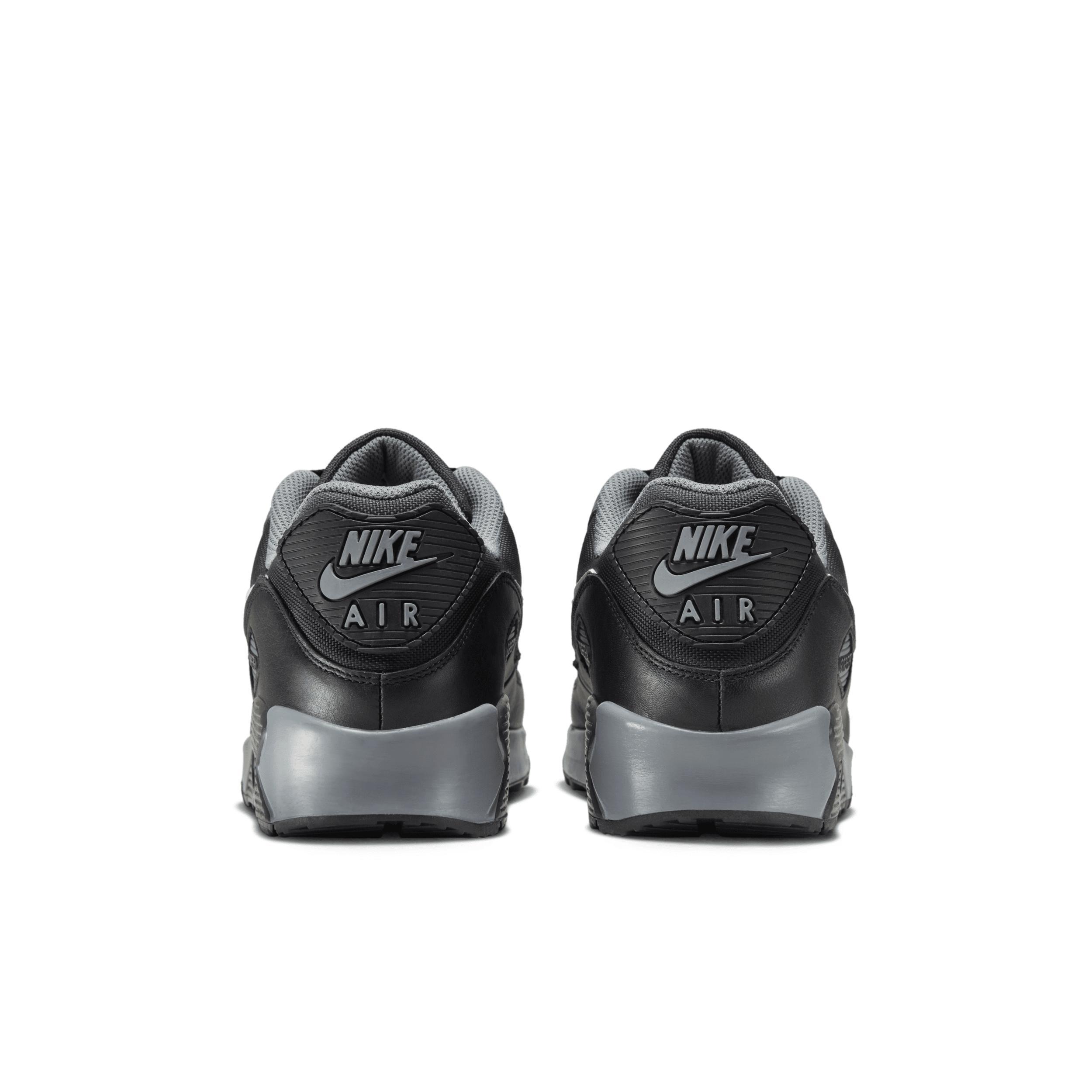 Nike Men's Air Max 90 GORE-TEX Shoes Product Image