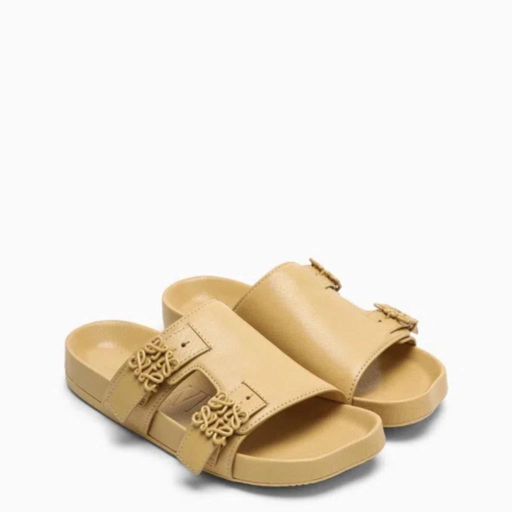 Ease Leather Dual-buckle Slide Sandals In Medium Concealer Product Image