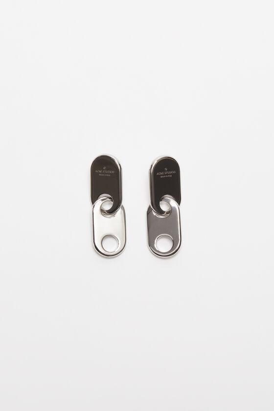 Chain lock earring Product Image