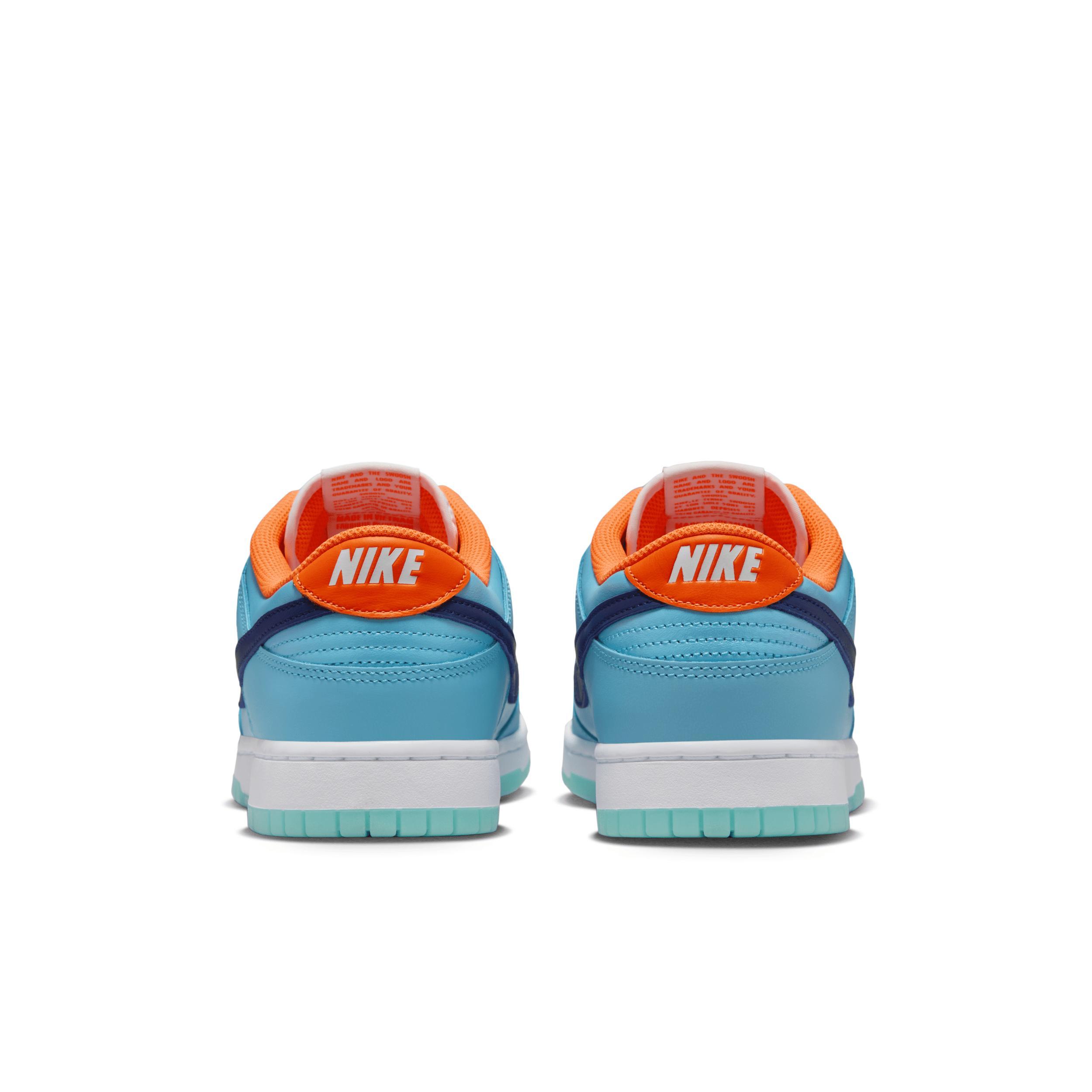 Nike Men's Dunk Low SE Shoes Product Image