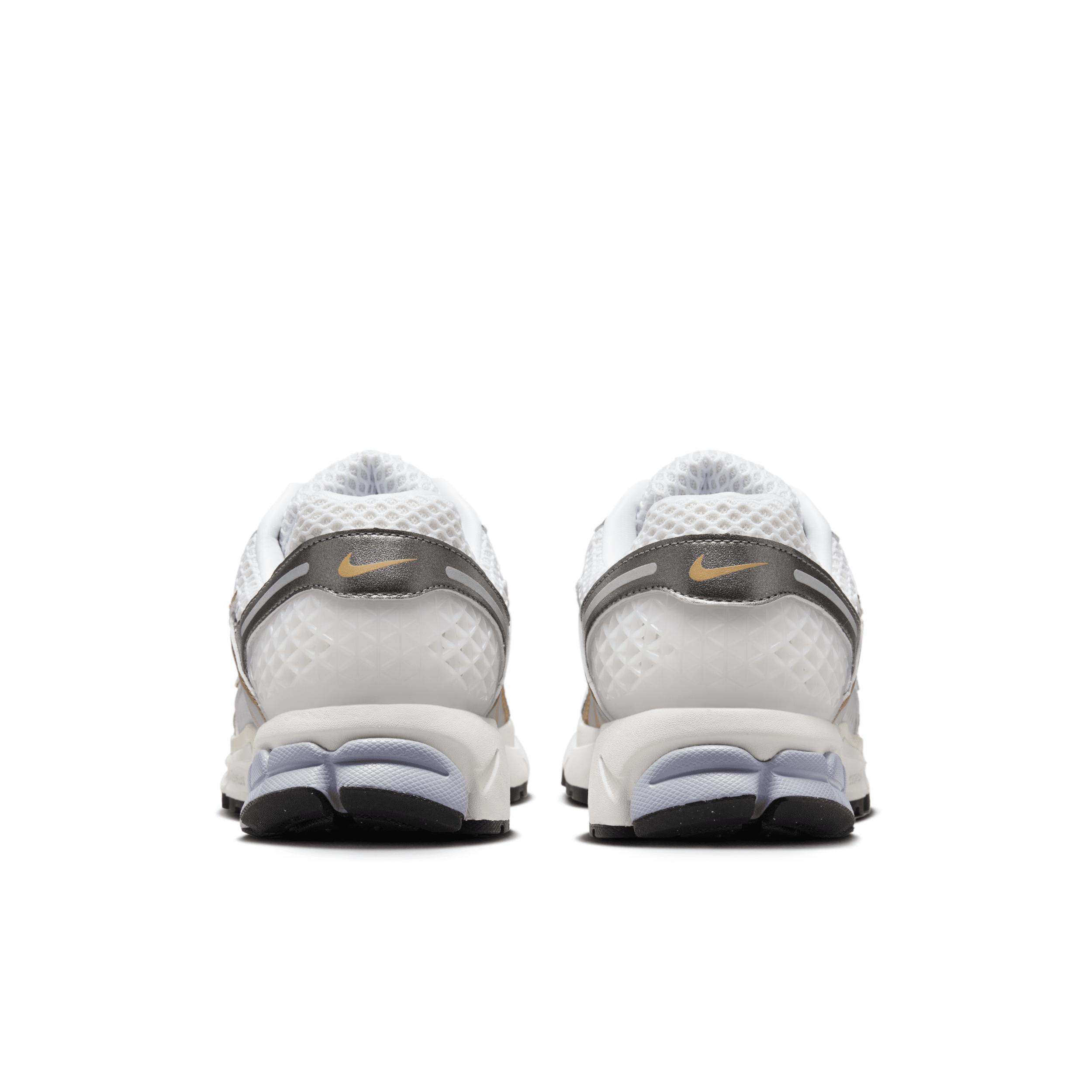 Nike Men's Zoom Vomero 5 Shoes Product Image