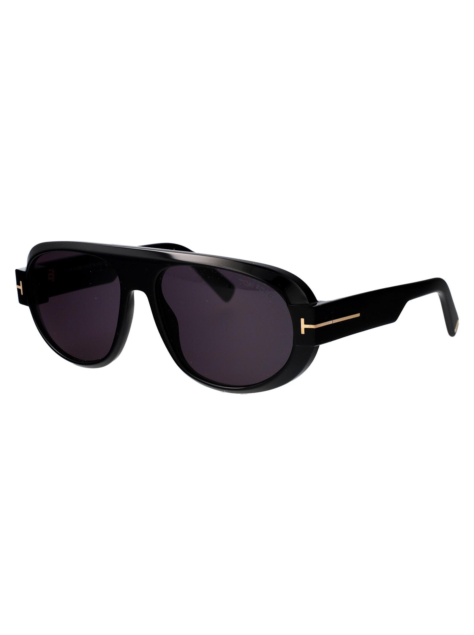 TOM FORD Sunglasses In 01a Nero Lucido / Fumo Product Image