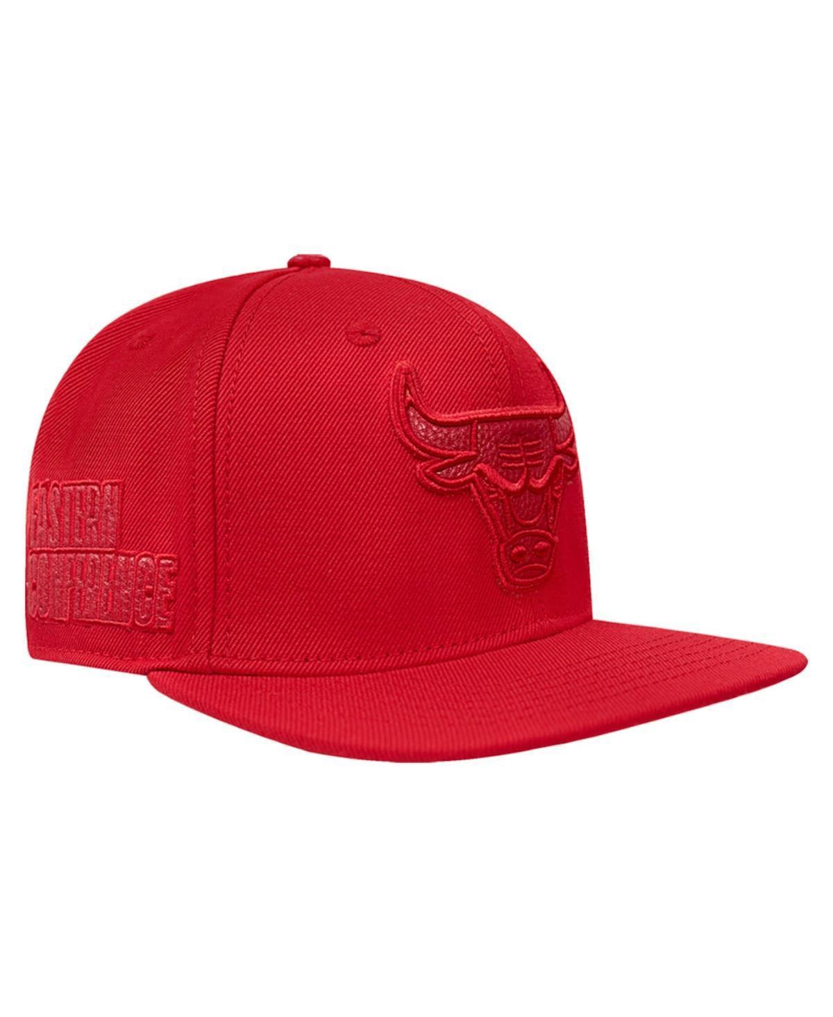 Pro Standard Mens Red Chicago Bulls Triple Tonal Snapback Hat Product Image