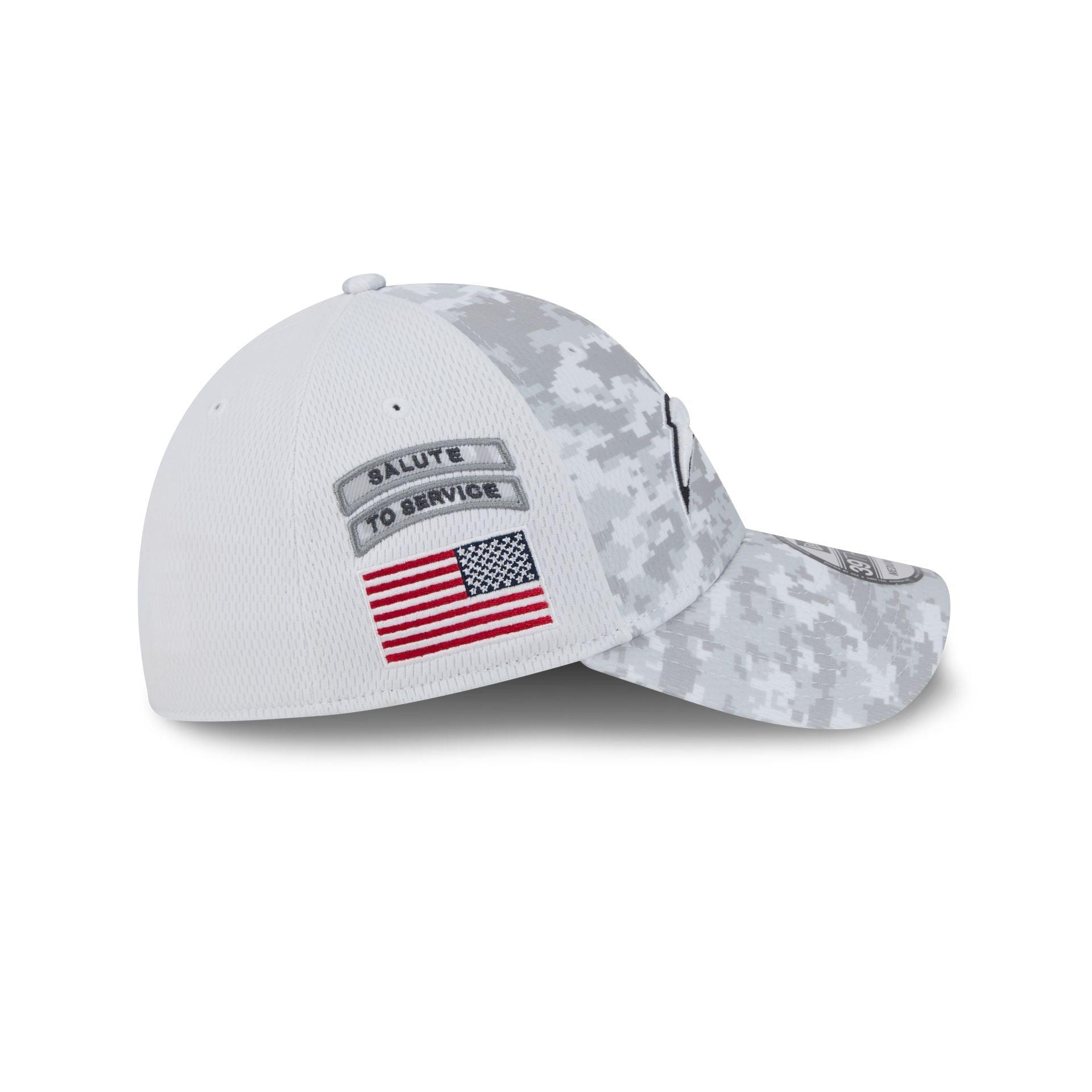 Los Angeles Chargers 2024 Salute to Service 39THIRTY Stretch Fit Hat Male Product Image