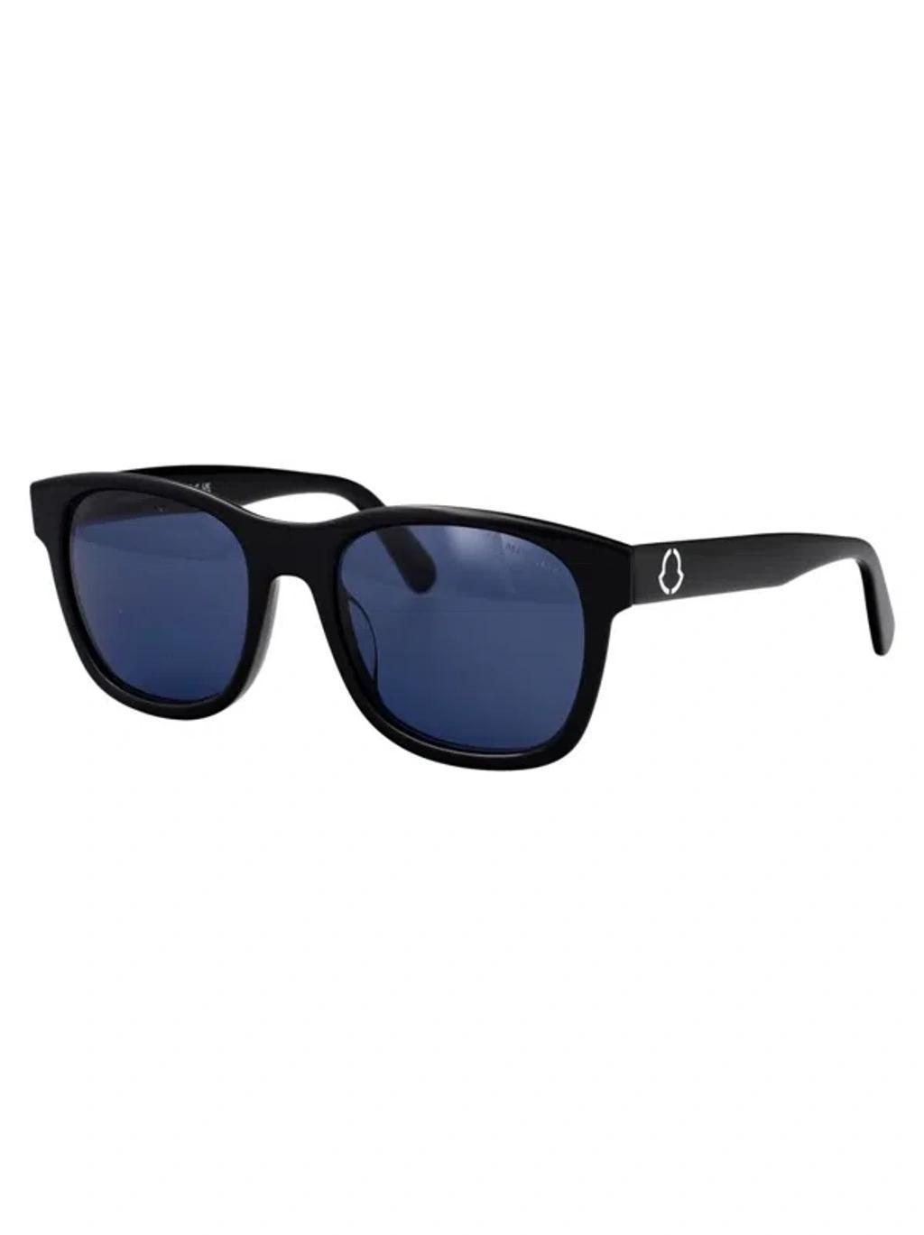 MONCLER Ml0250 Sunglasses In 01v Nero Lucido Product Image