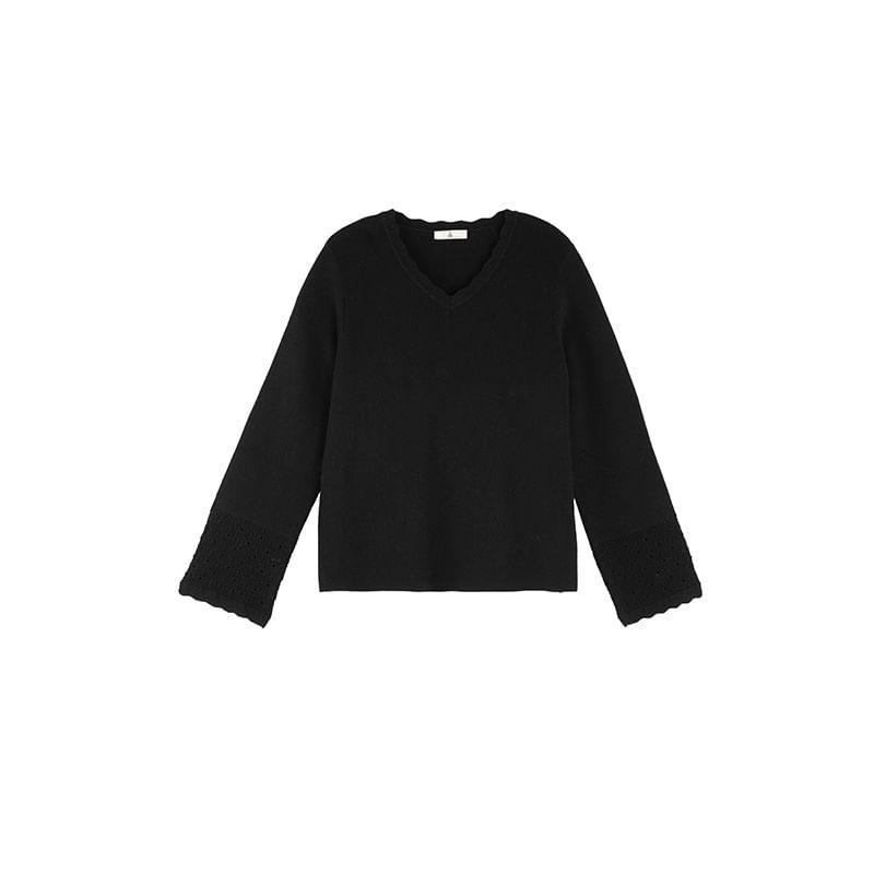 Plus Size Long-Sleeve V-Neck Plain Knit Top Product Image