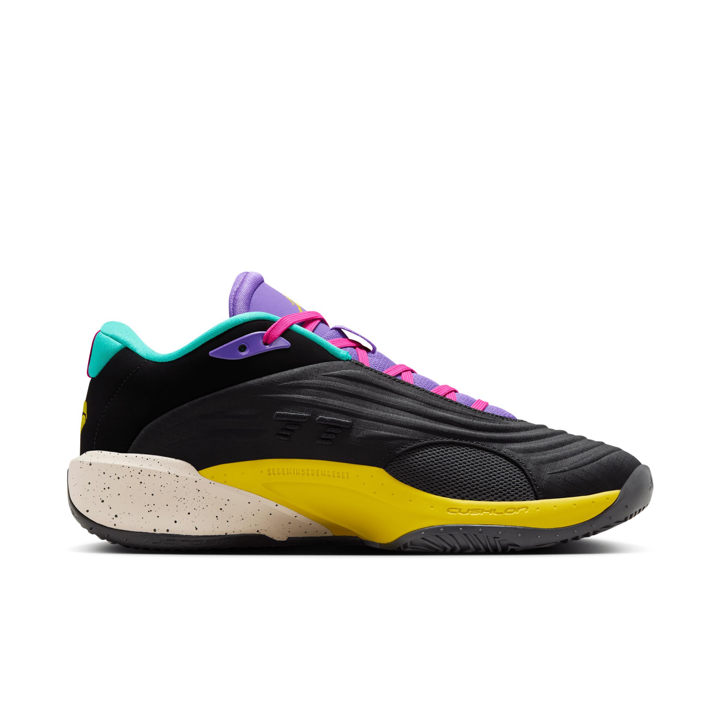 Nike Men's Luka 3 Basketball Shoes Product Image