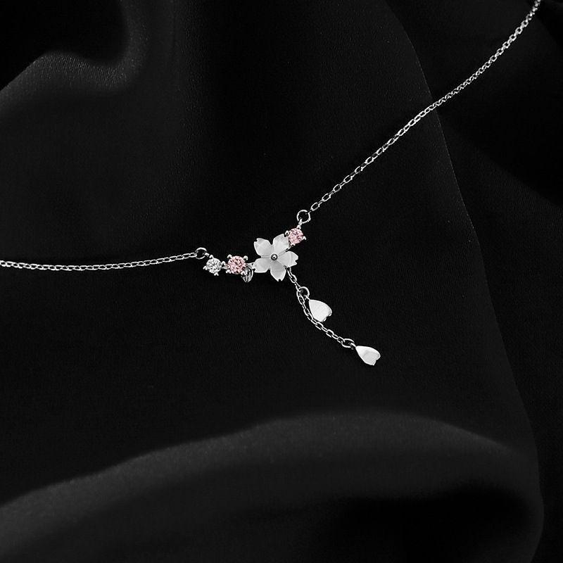 925 Sterling Silver Flower Pendant Lariat Necklace Product Image