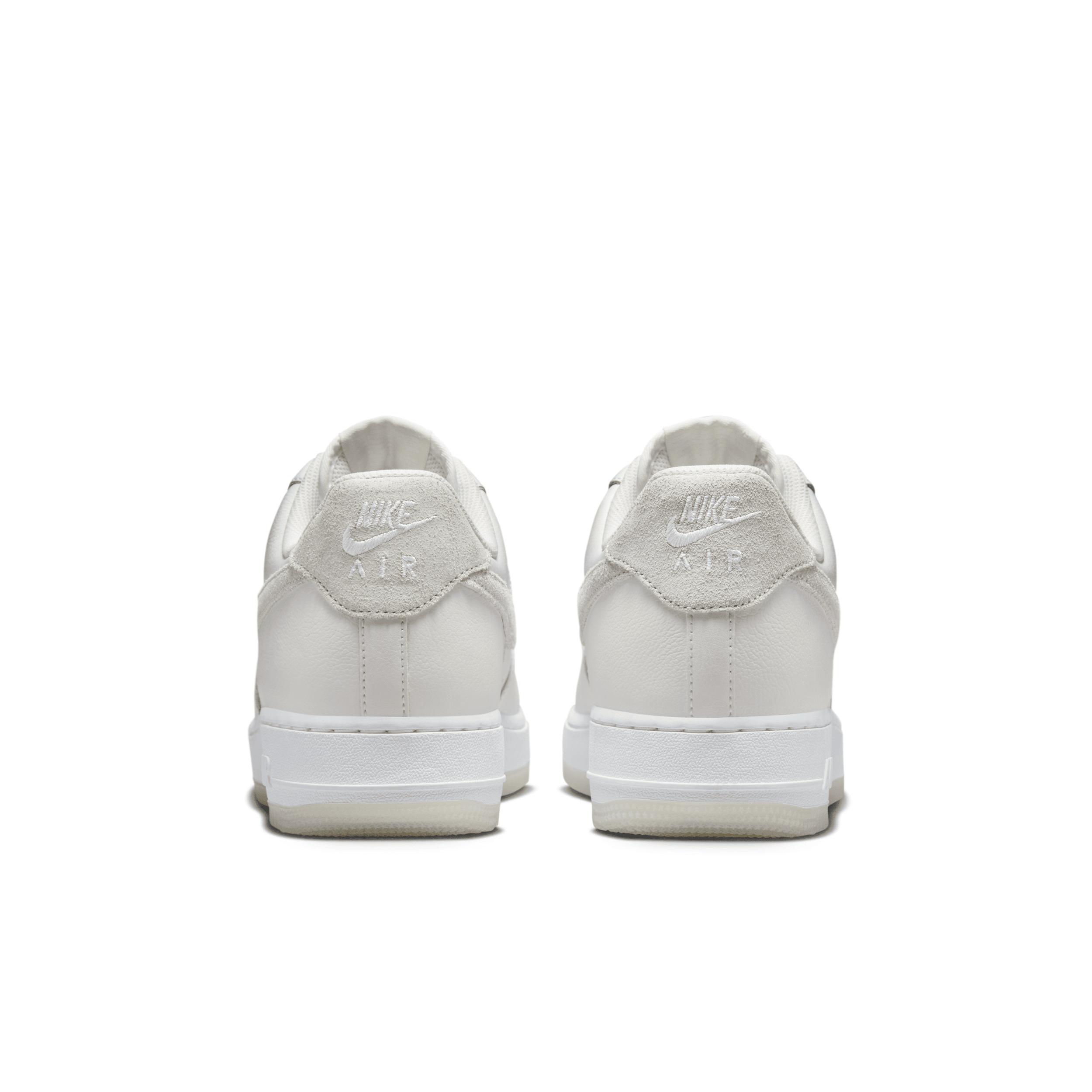 Nike Men's Air Force 1 '07 LV8 Shoes Product Image