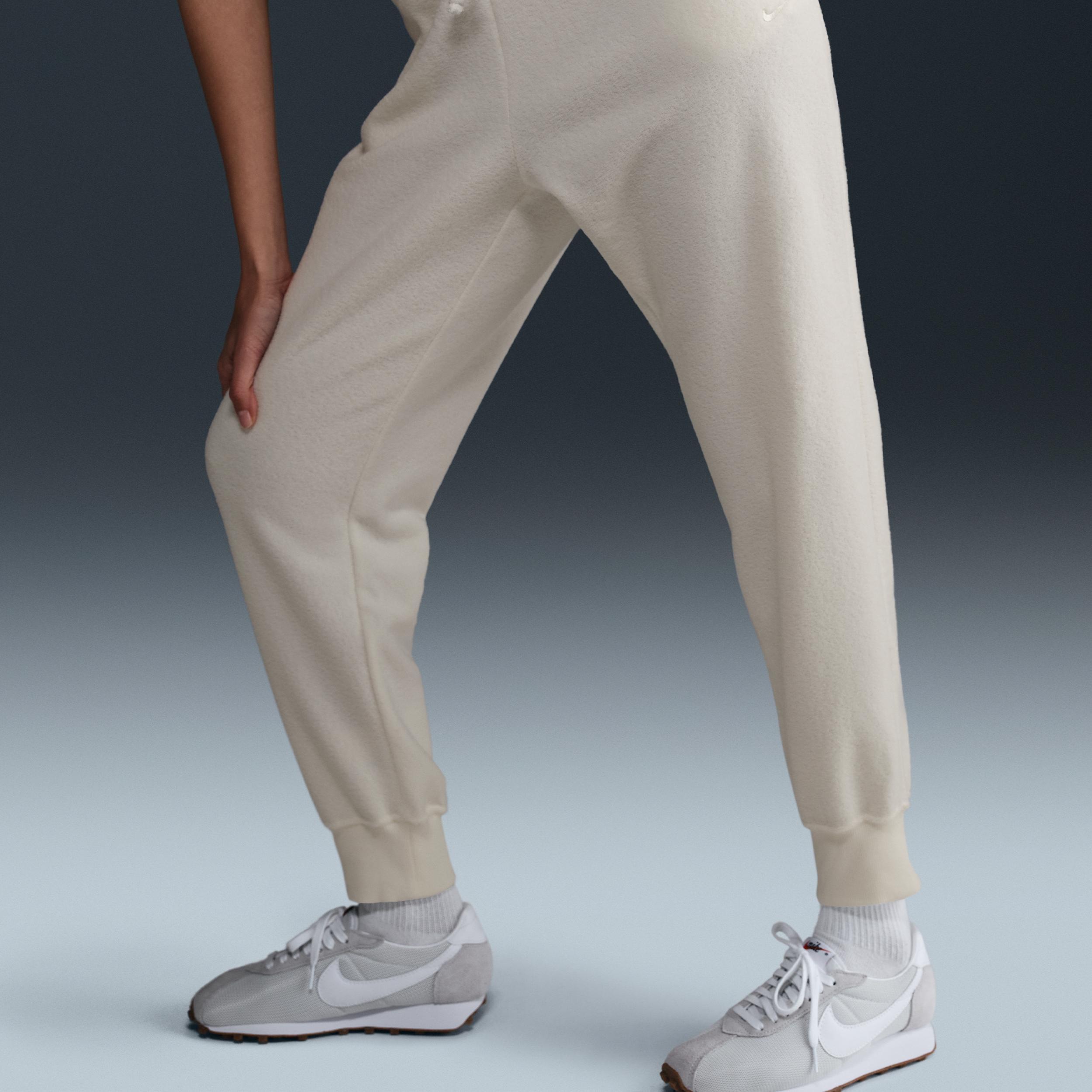 Nike Sportswear Phoenix Plush Women's Mid-Rise Cozy Fleece Pants Product Image