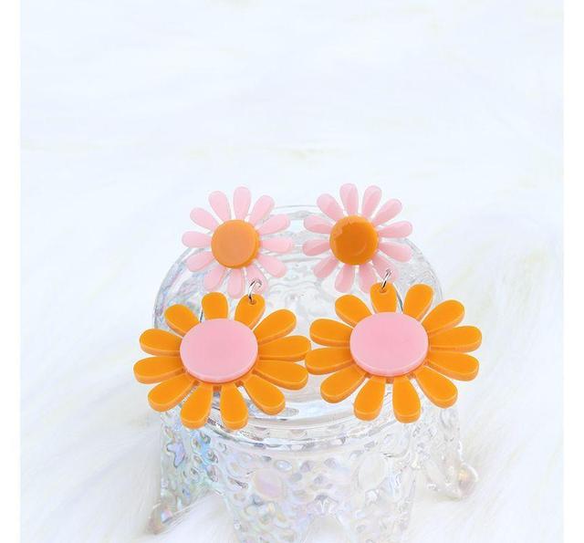 Flower Acrylic Dangle Earring Product Image