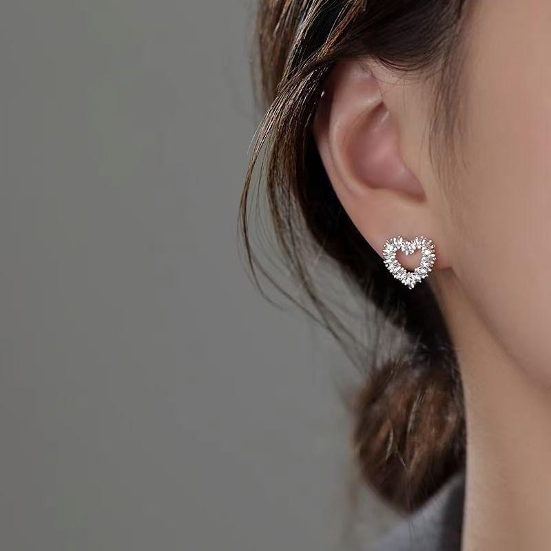 CZ Heart Stud Earring Product Image