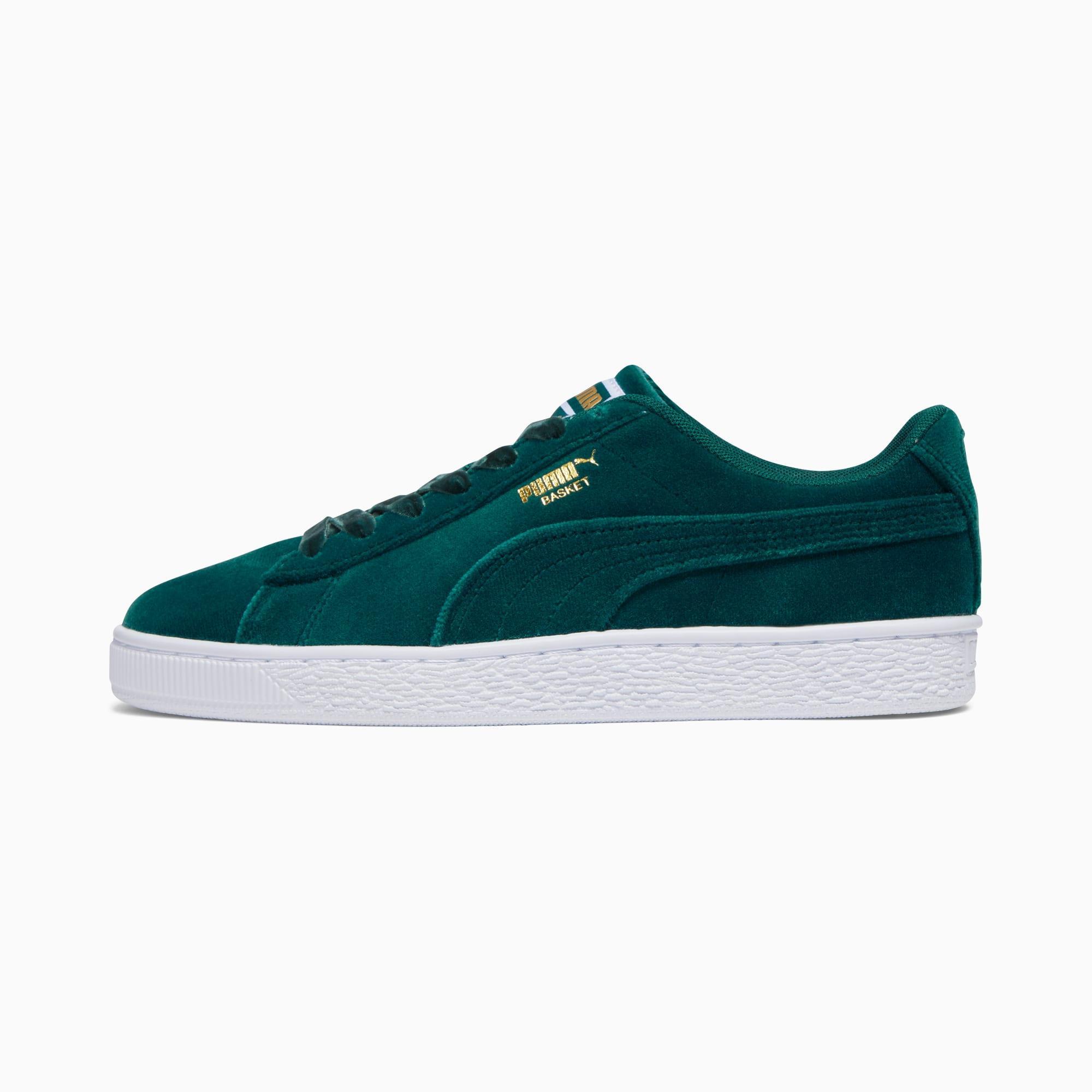 Basket Classic Velvet Women's Sneakers Product Image