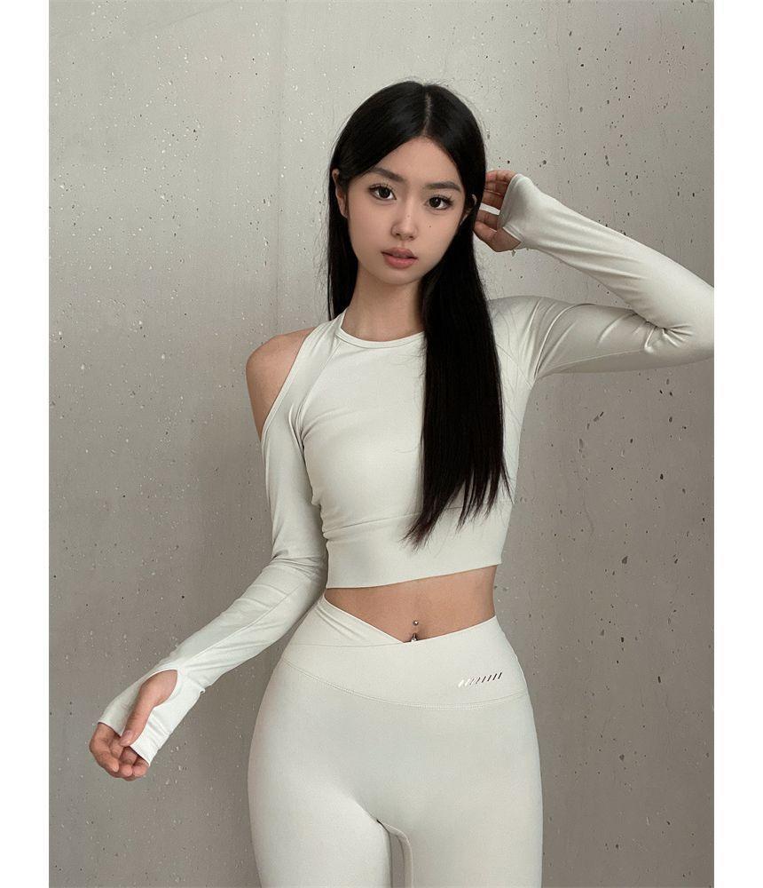 Long-Sleeve Round Neck Plain Cutout Crop Sports Top Product Image