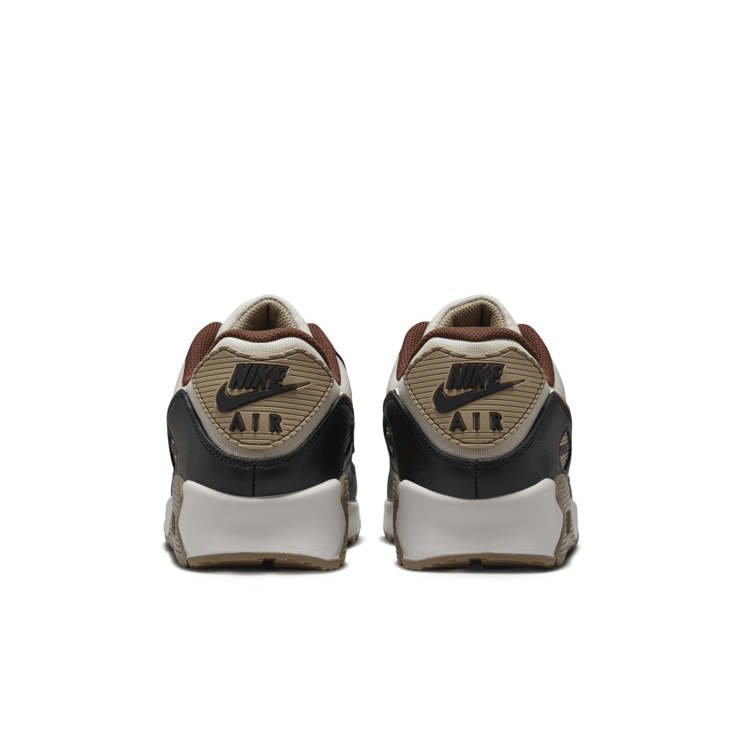 Nike Men's Air Max 90 GORE-TEX Winterized Shoes Product Image