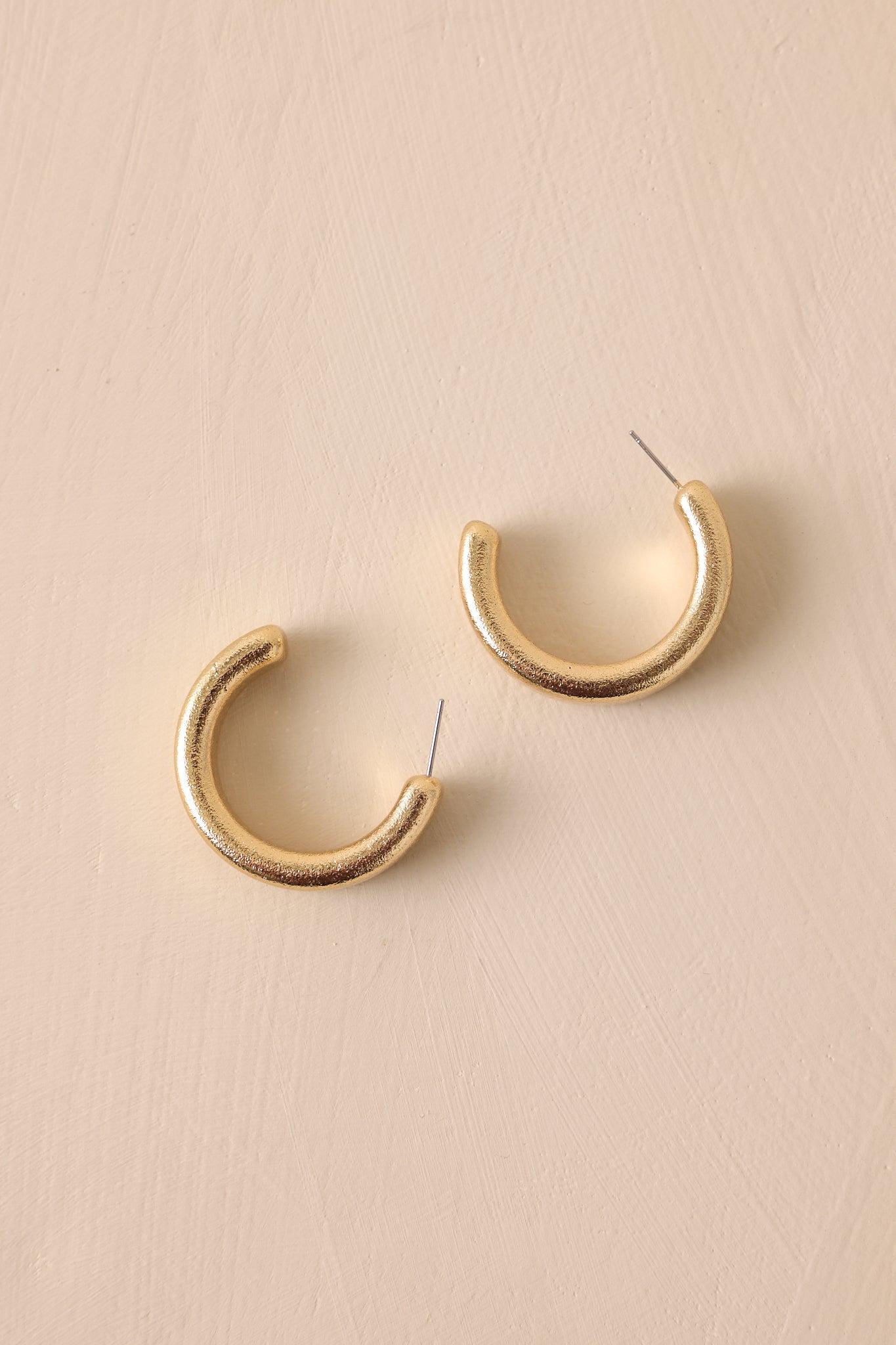 Gleaming Orbit Thick Gold Textured Hoop Earrings Product Image