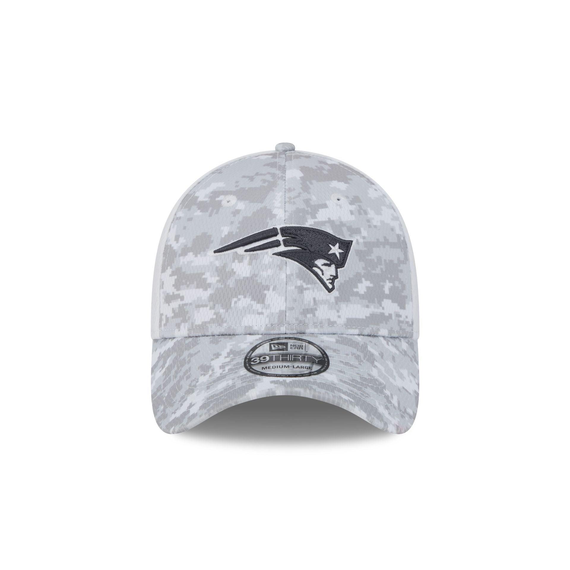 New England Patriots 2024 Salute to Service 39THIRTY Stretch Fit Hat Male Product Image