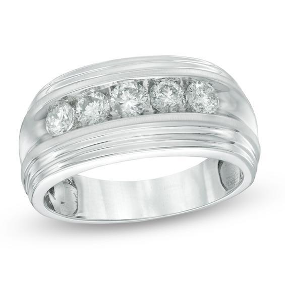 Men's 1 CT. T.w. Diamond Five Stone Wedding Band in 14K White Gold Product Image