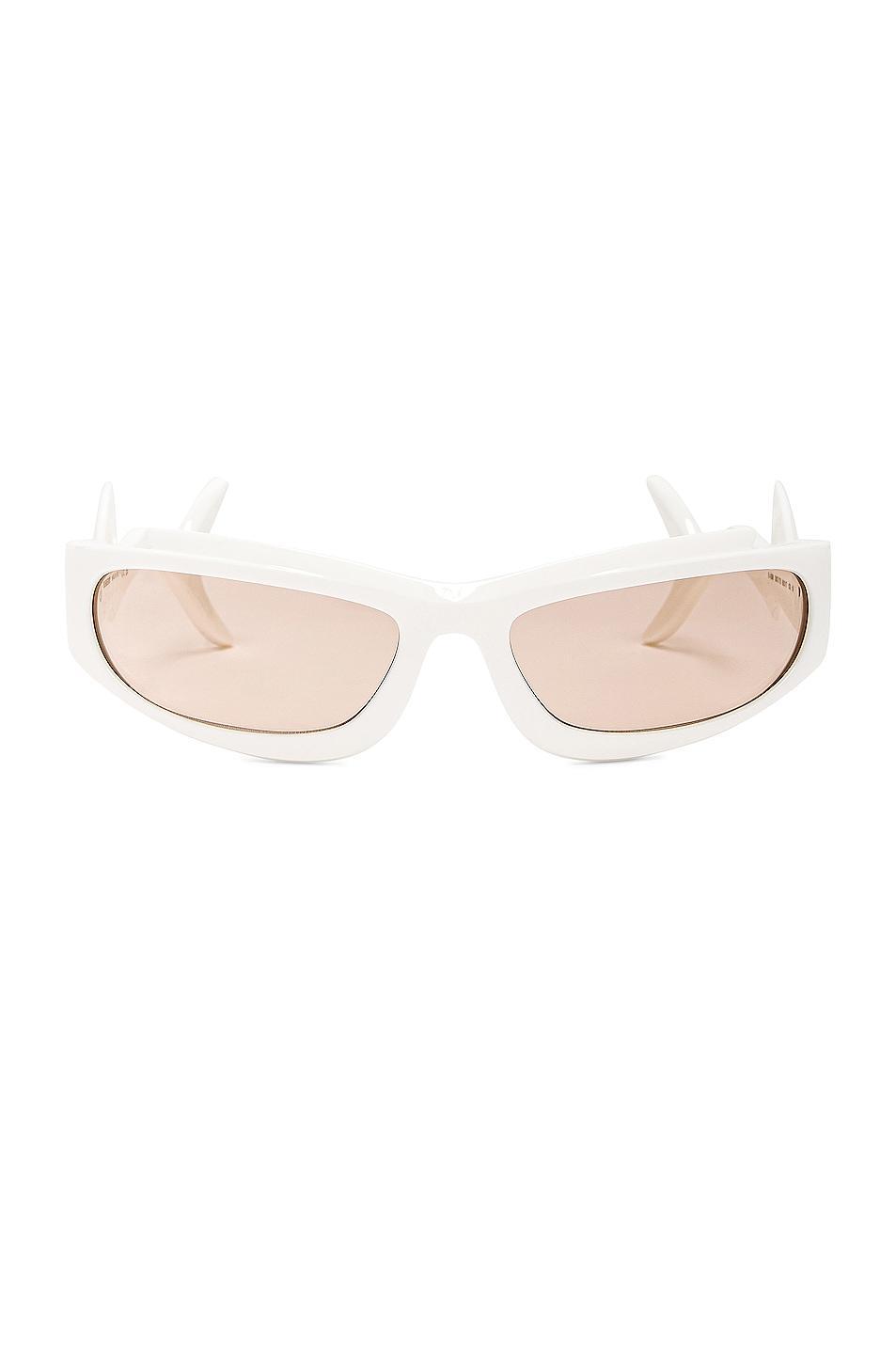 Burberry Wave Sunglasses White.. Product Image