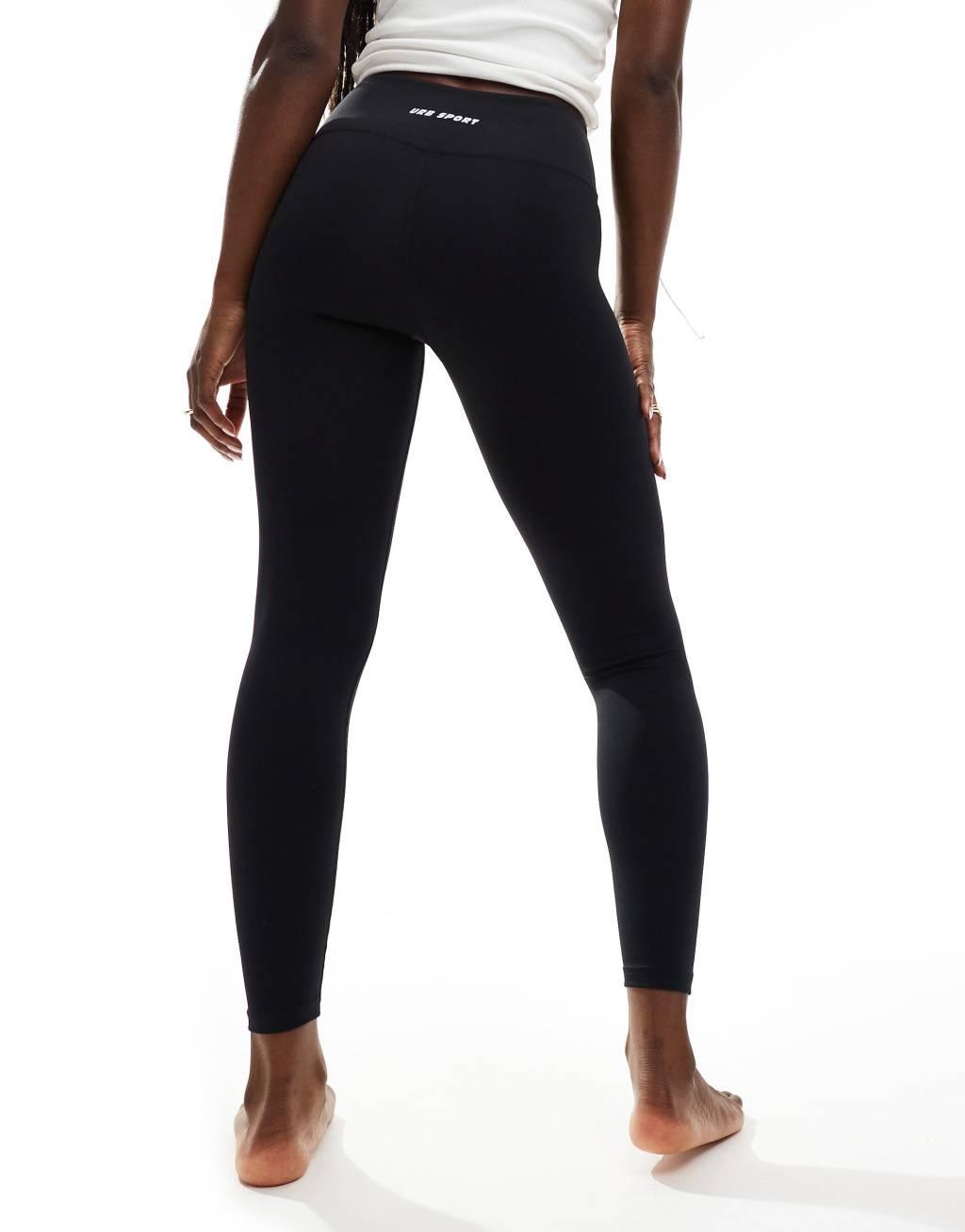 Urban Threads butter soft leggings in black Product Image