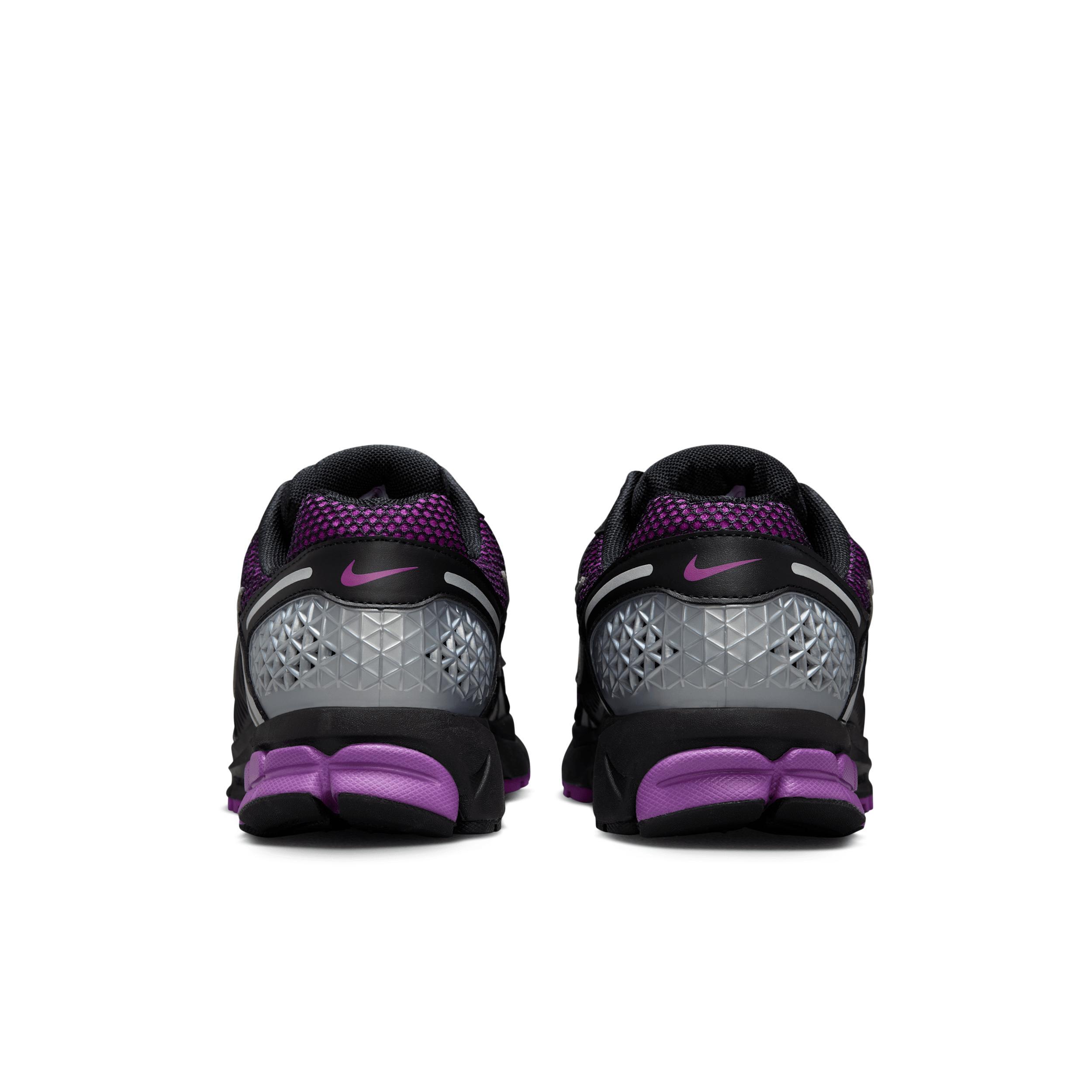 Nike Men's Zoom Vomero 5 Shoes Product Image