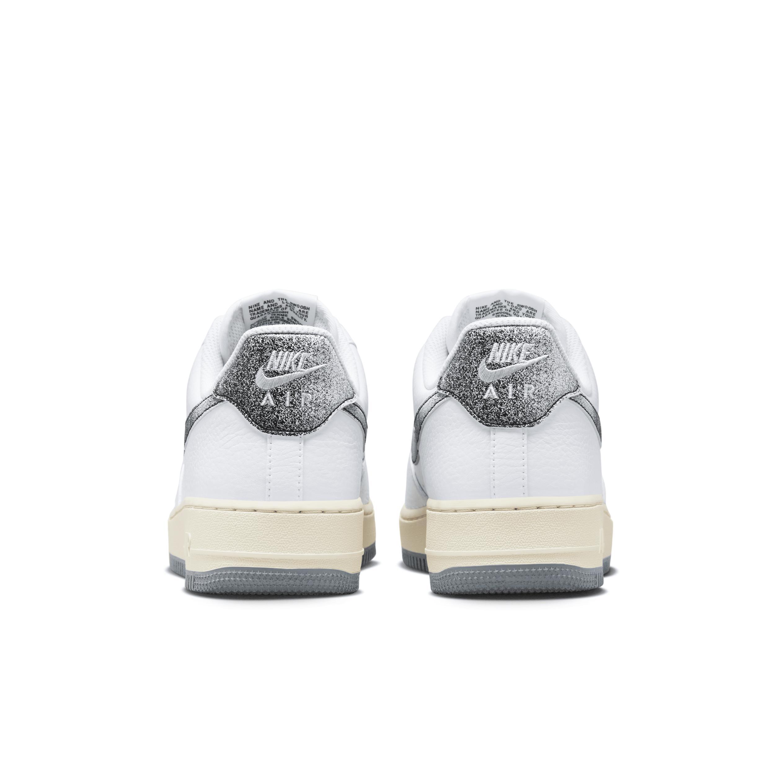 Nike Men's Air Force 1 '07 LX Shoes Product Image