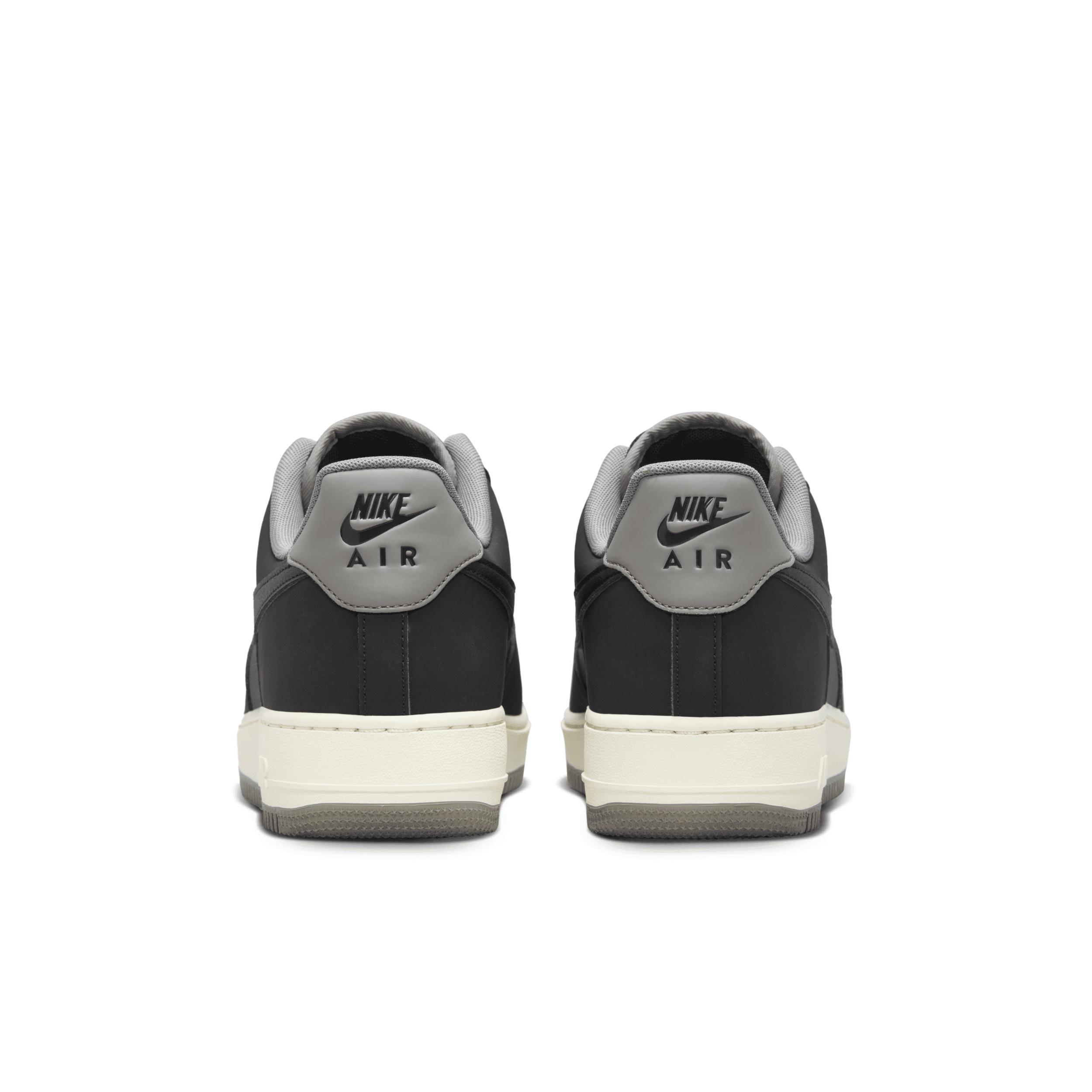 Nike Men's Air Force 1 '07 LV8 Winterized Shoes Product Image