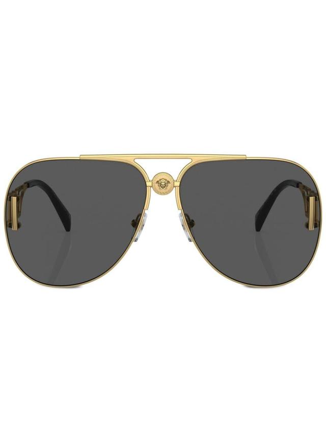 Pilotenbrille Mit Logo-schild In Gold Product Image