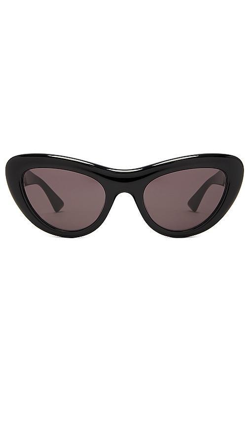 Curvy Cat Eye Sunglasses Product Image