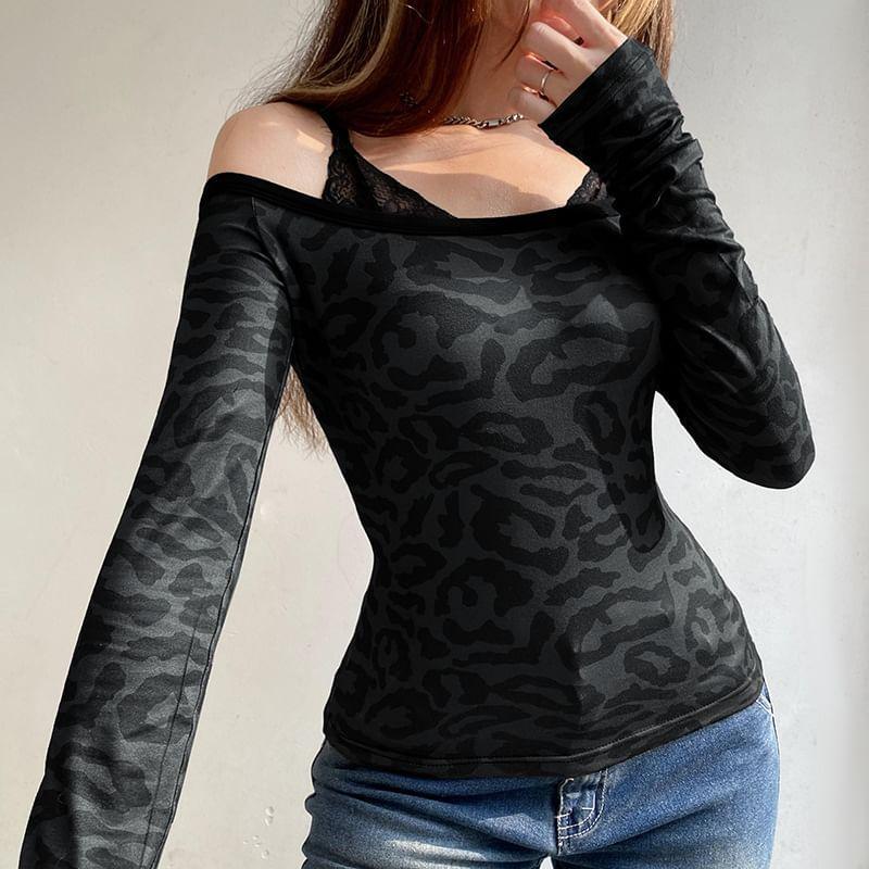 Long-Sleeve Cold Shoulder Leopard Mock Two Piece Tee Product Image