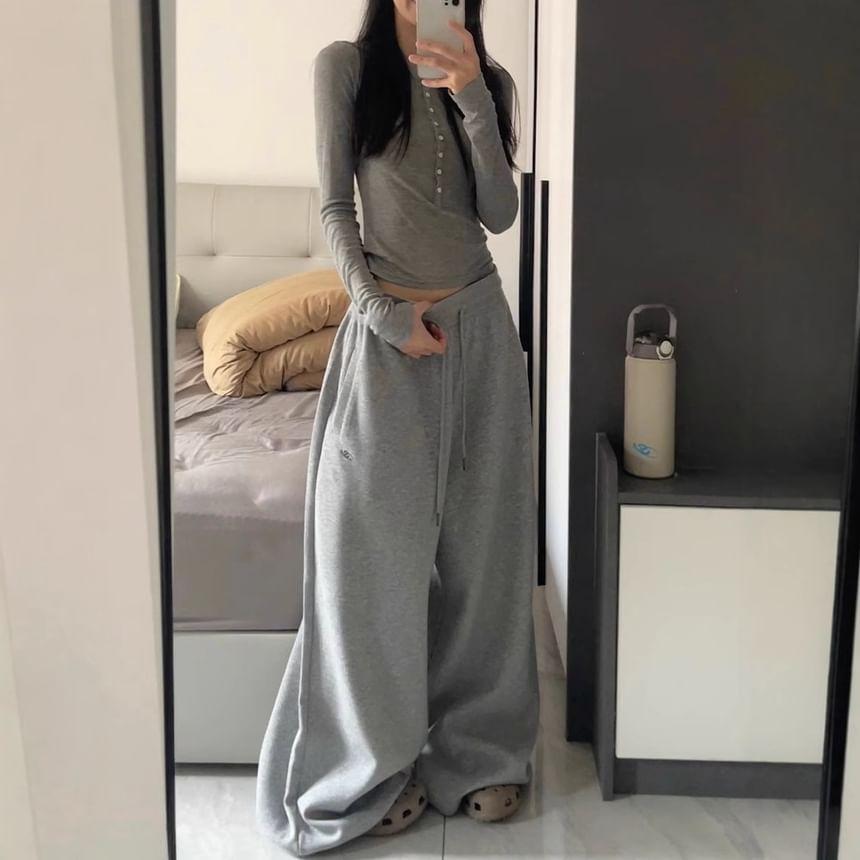 Drawstring Waist Wide Leg Sweatpants Product Image